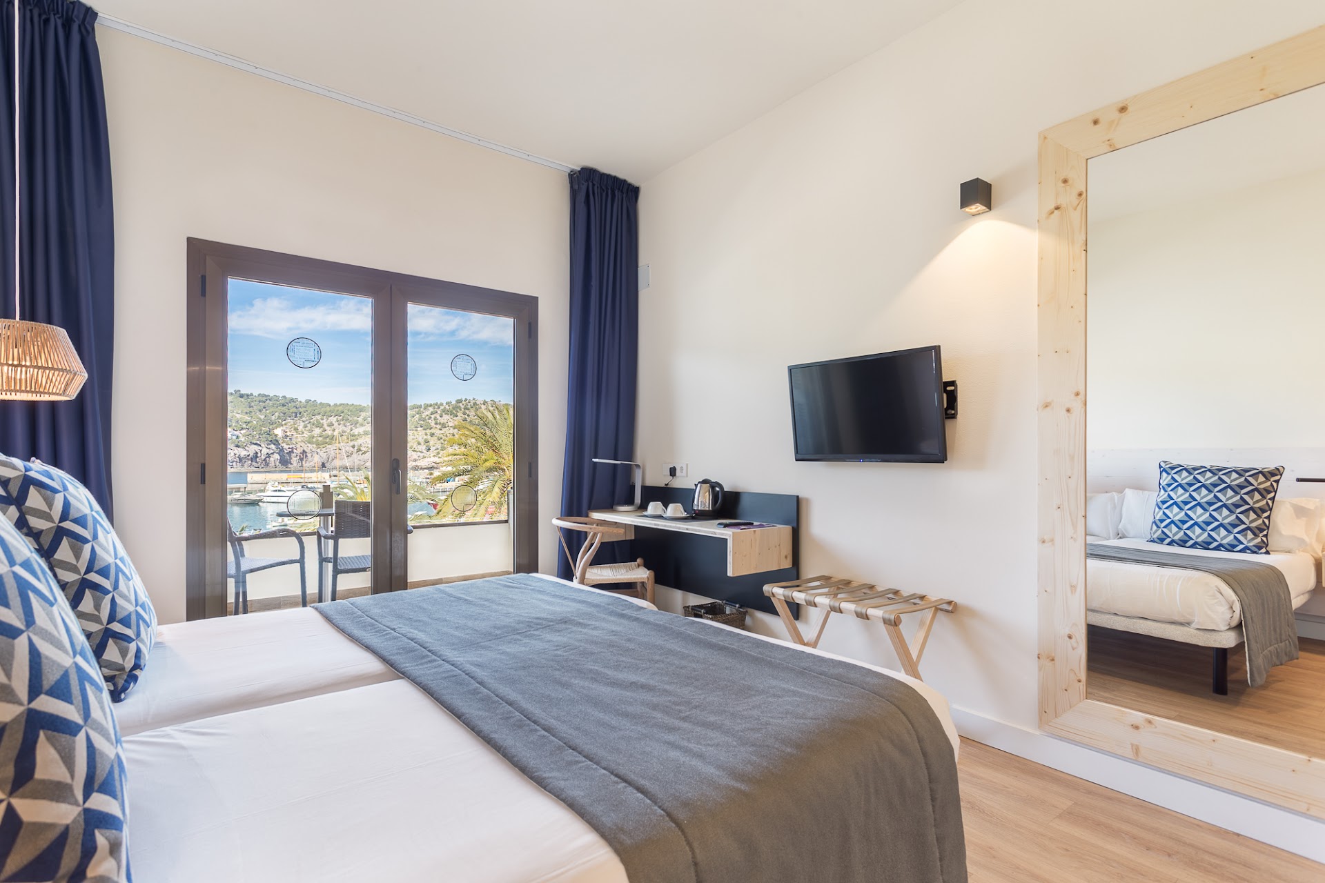 Beach Club & Bali Beds in Sóller photo 4