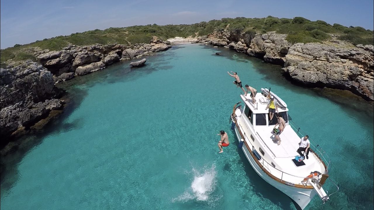 Helicopter Tours in Porto Cristo photo 4