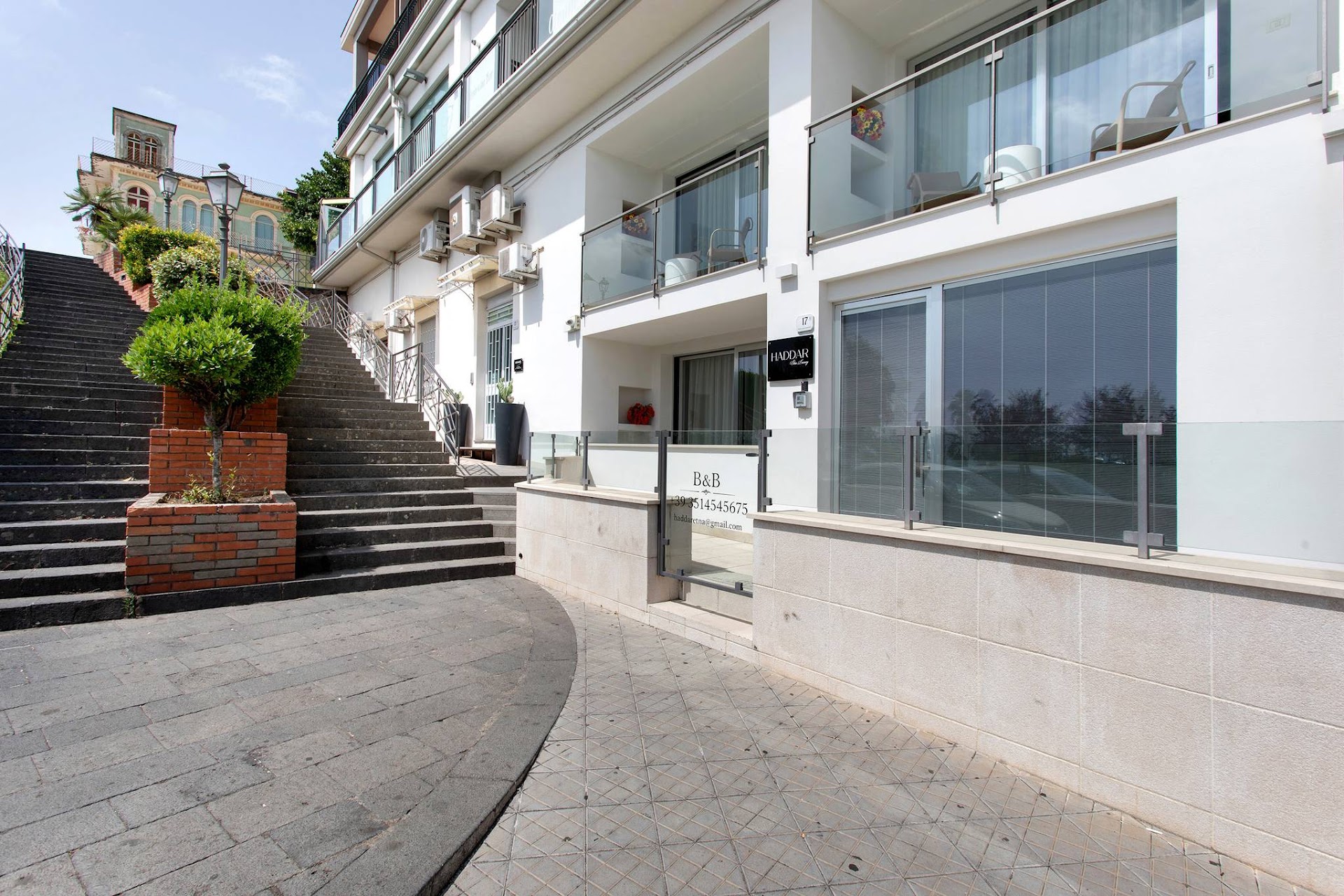 Haddar Etna luxury