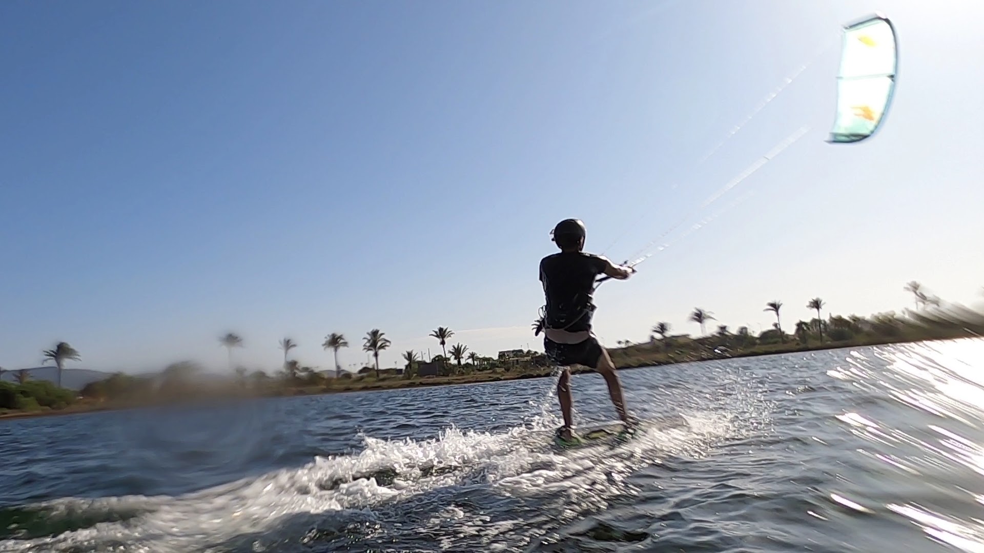 Kitesurfing in Cala Macarella photo 3