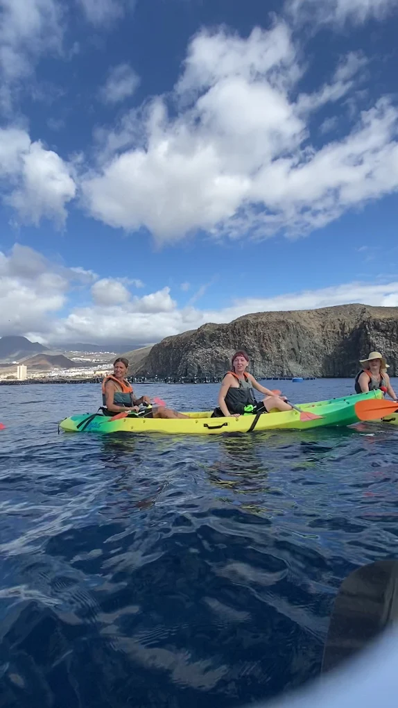 Kayaking & Paddleboarding in La Caleta photo 4