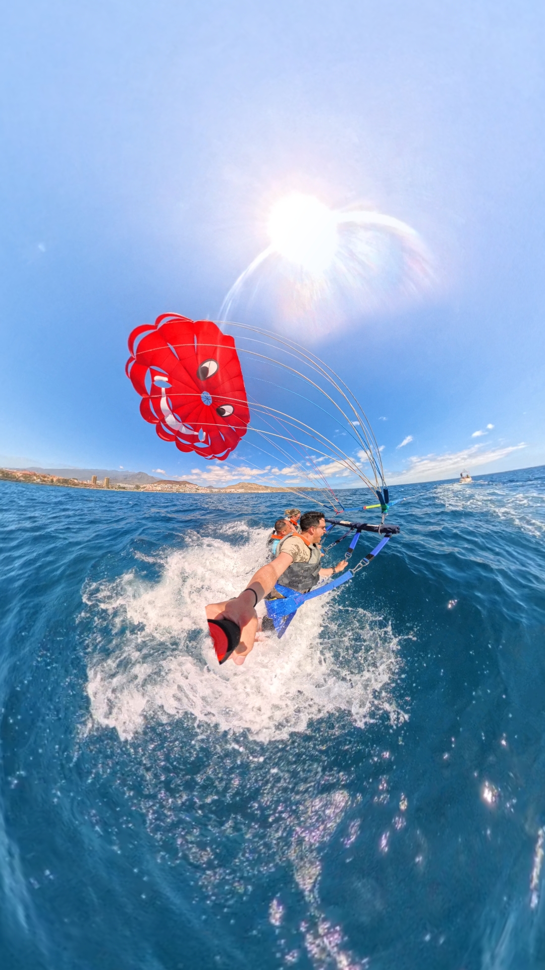 Parasailing in Golf del Sur photo 2