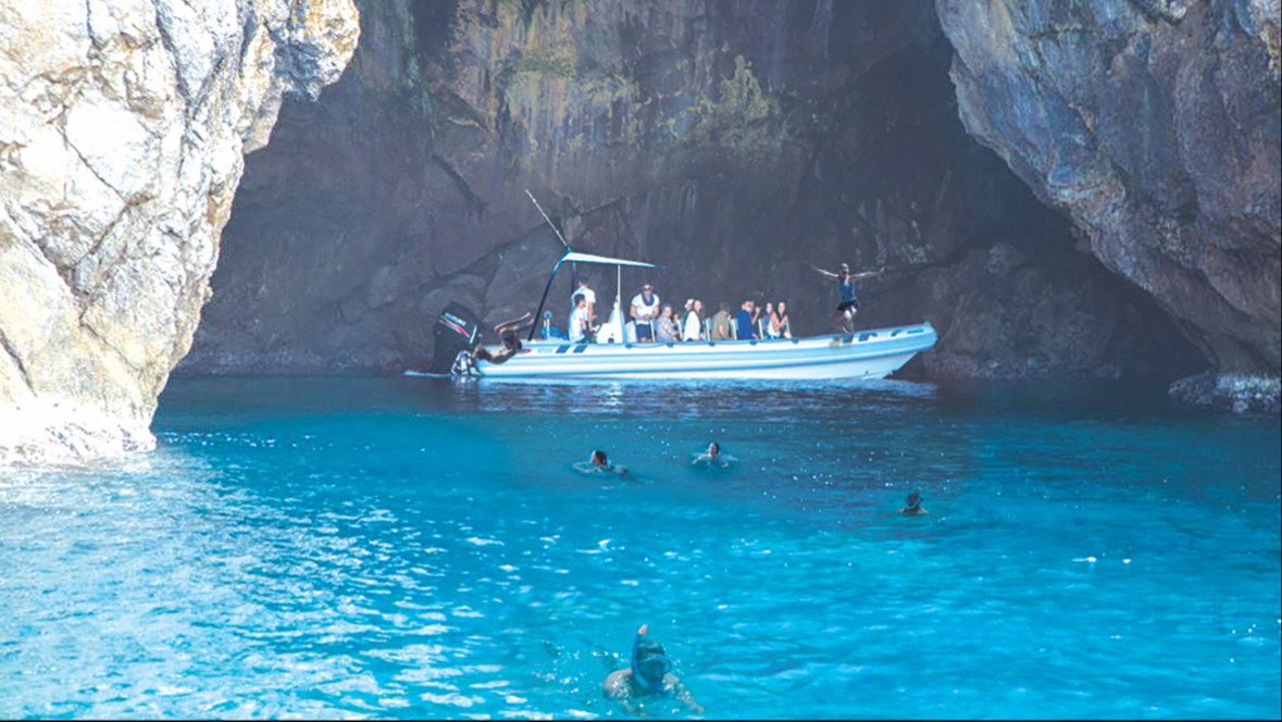Dolphin Watching in Colònia de Sant Pere photo 5