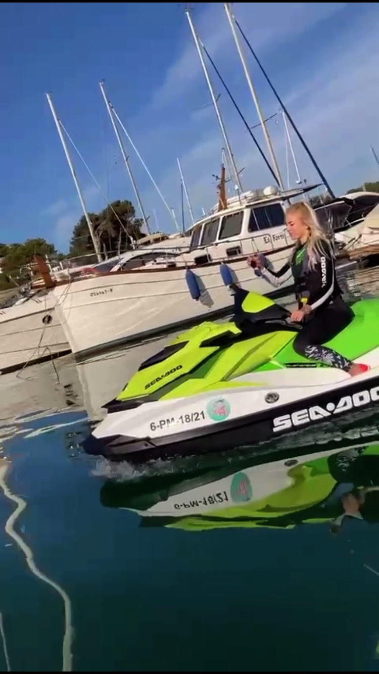 Jetski Rental in Cala San Vicente photo 4