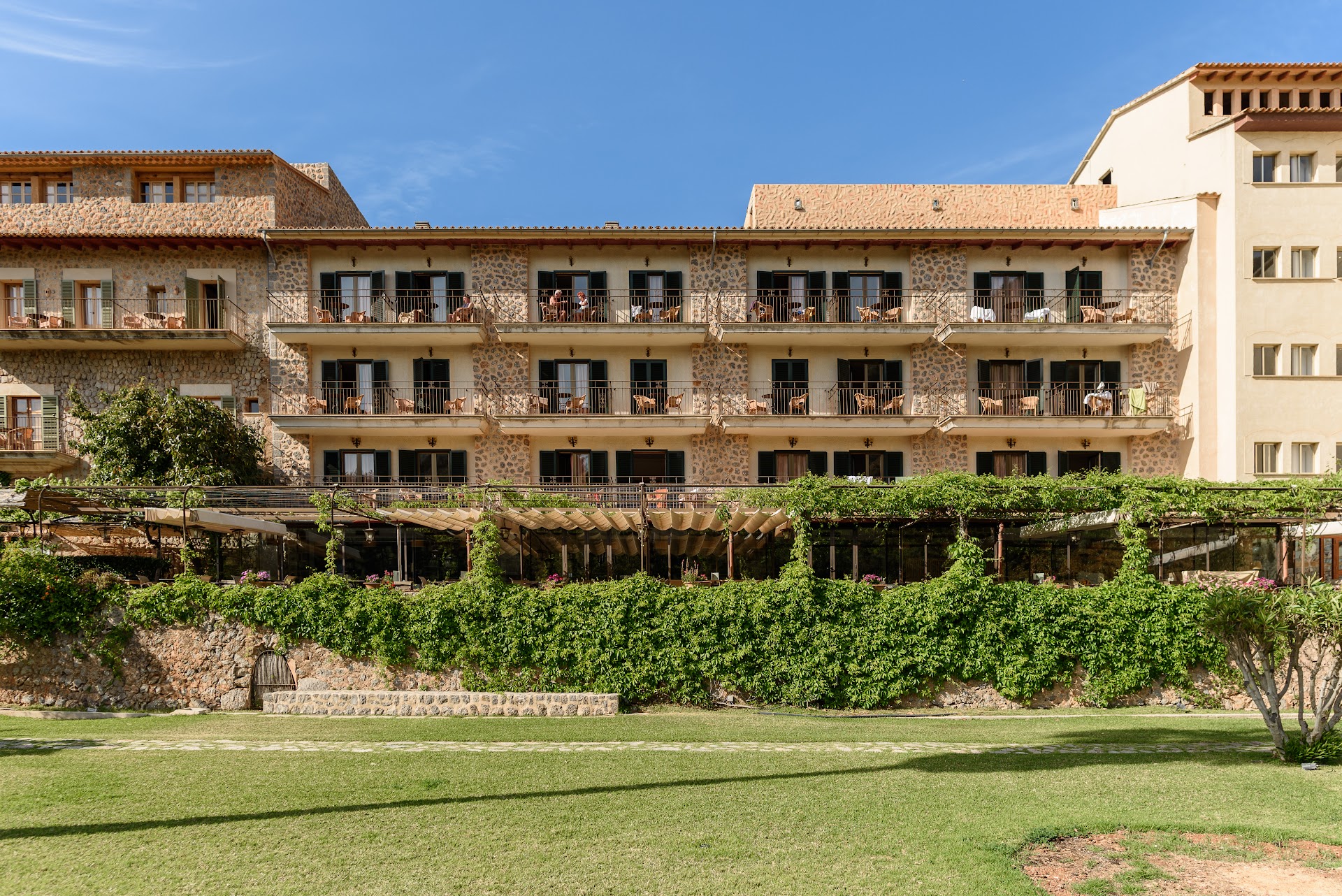 Beach Club & Bali Beds in Port de Sóller photo 4