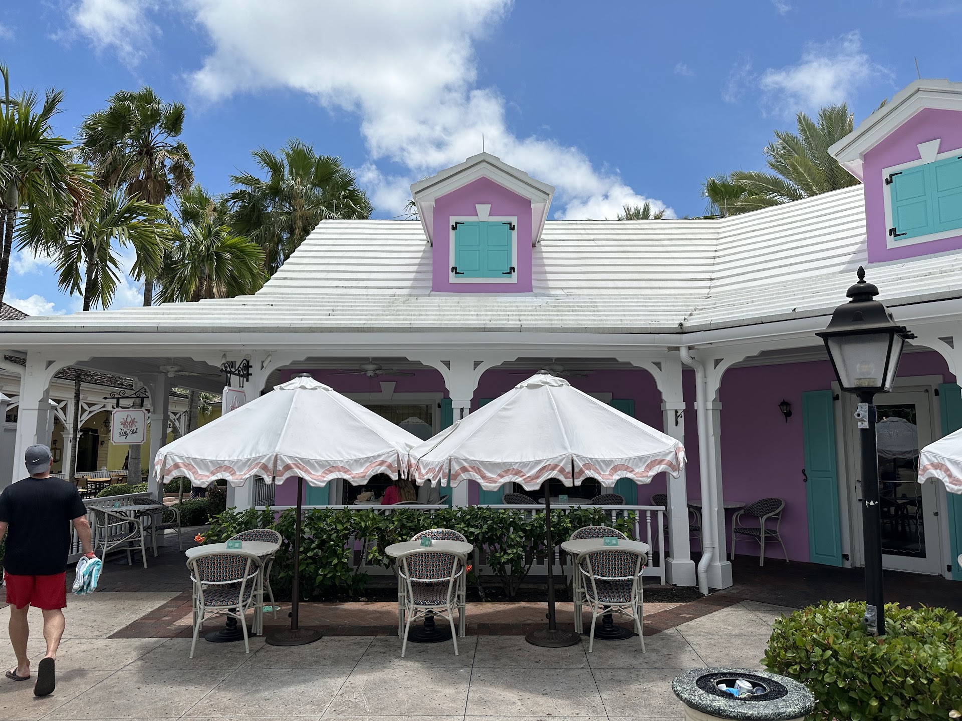 Triton's Snack Bar