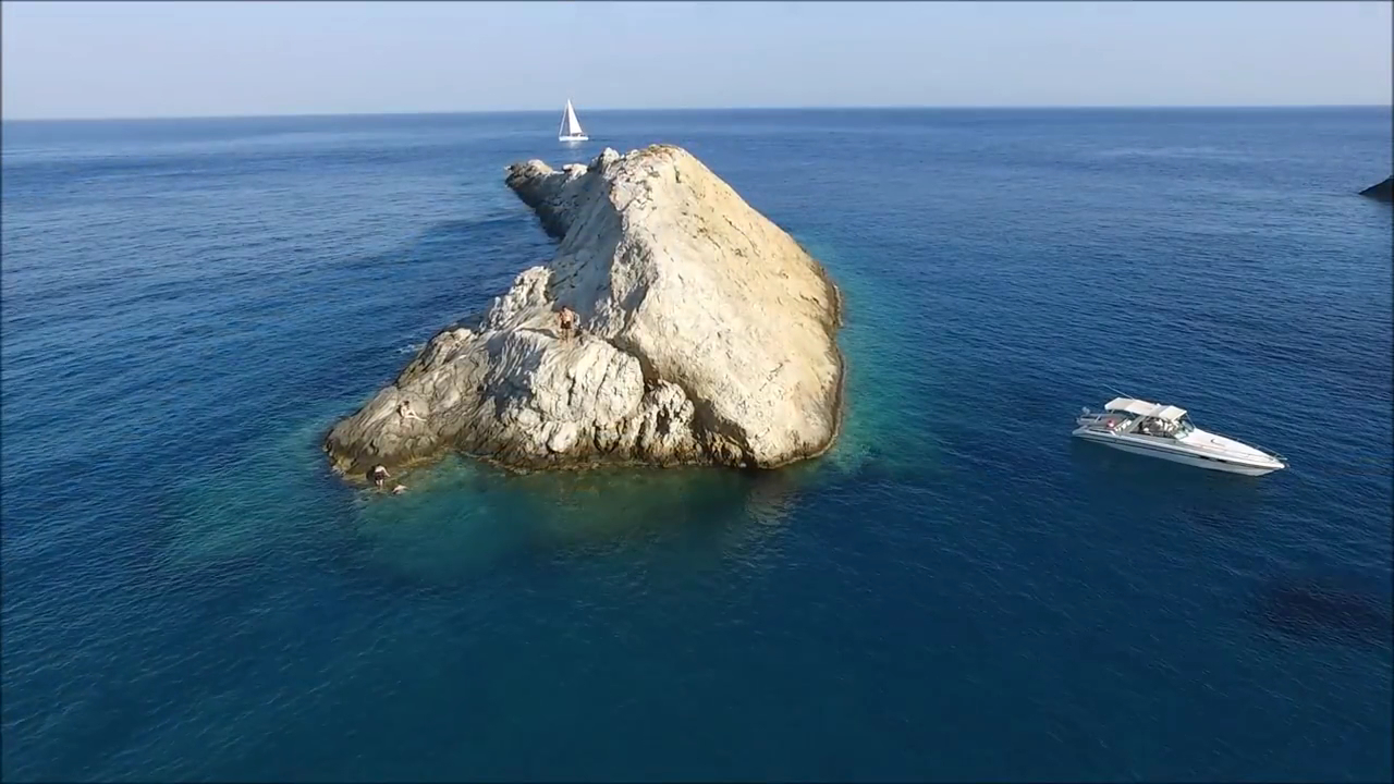 Hotels & Resorts in Folegandros