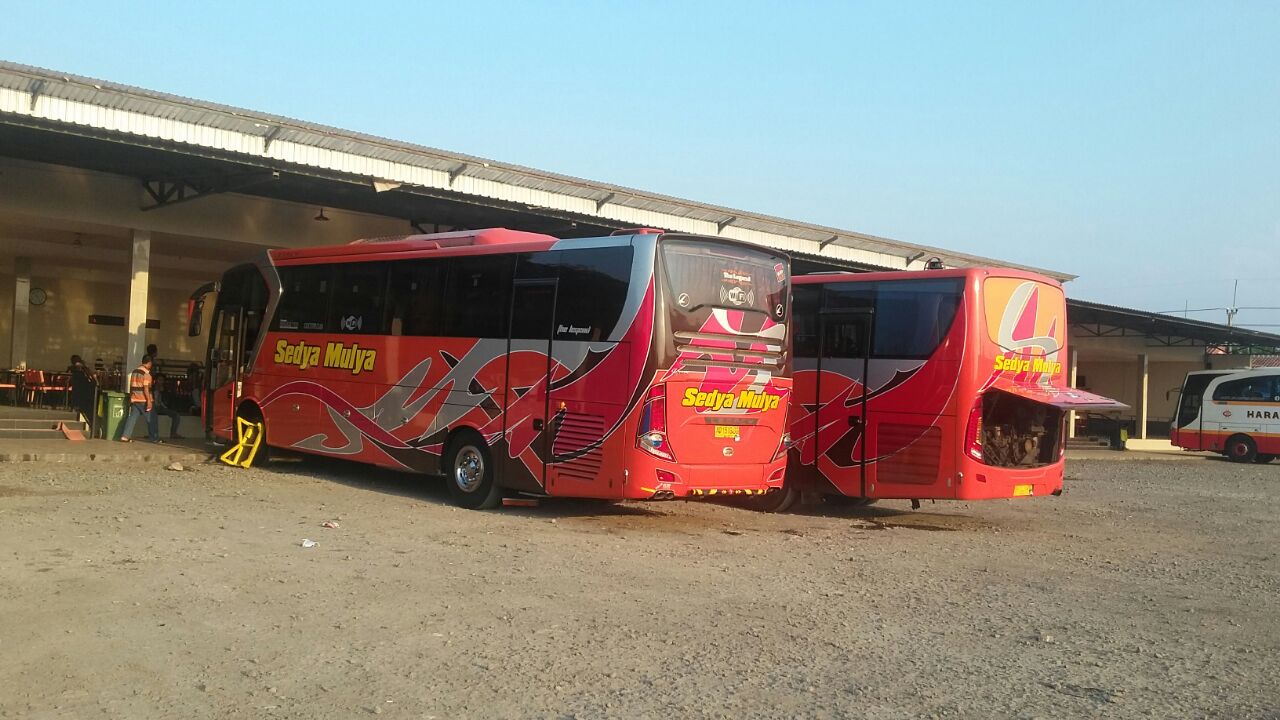 Terminal Giri Adipura