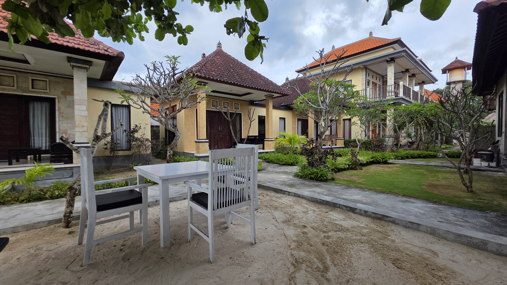 Yogi's Beach Bungalows