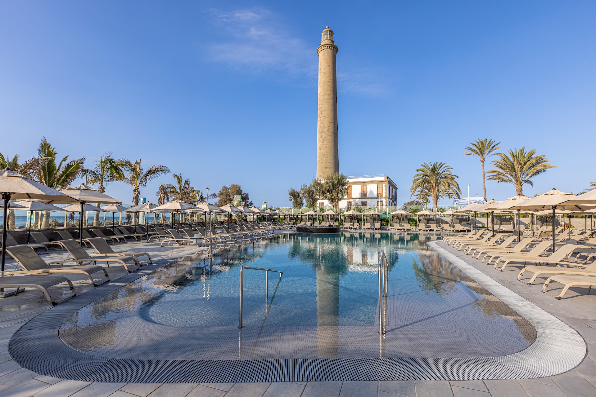 Hotel Faro, a Lopesan Collection Hotel