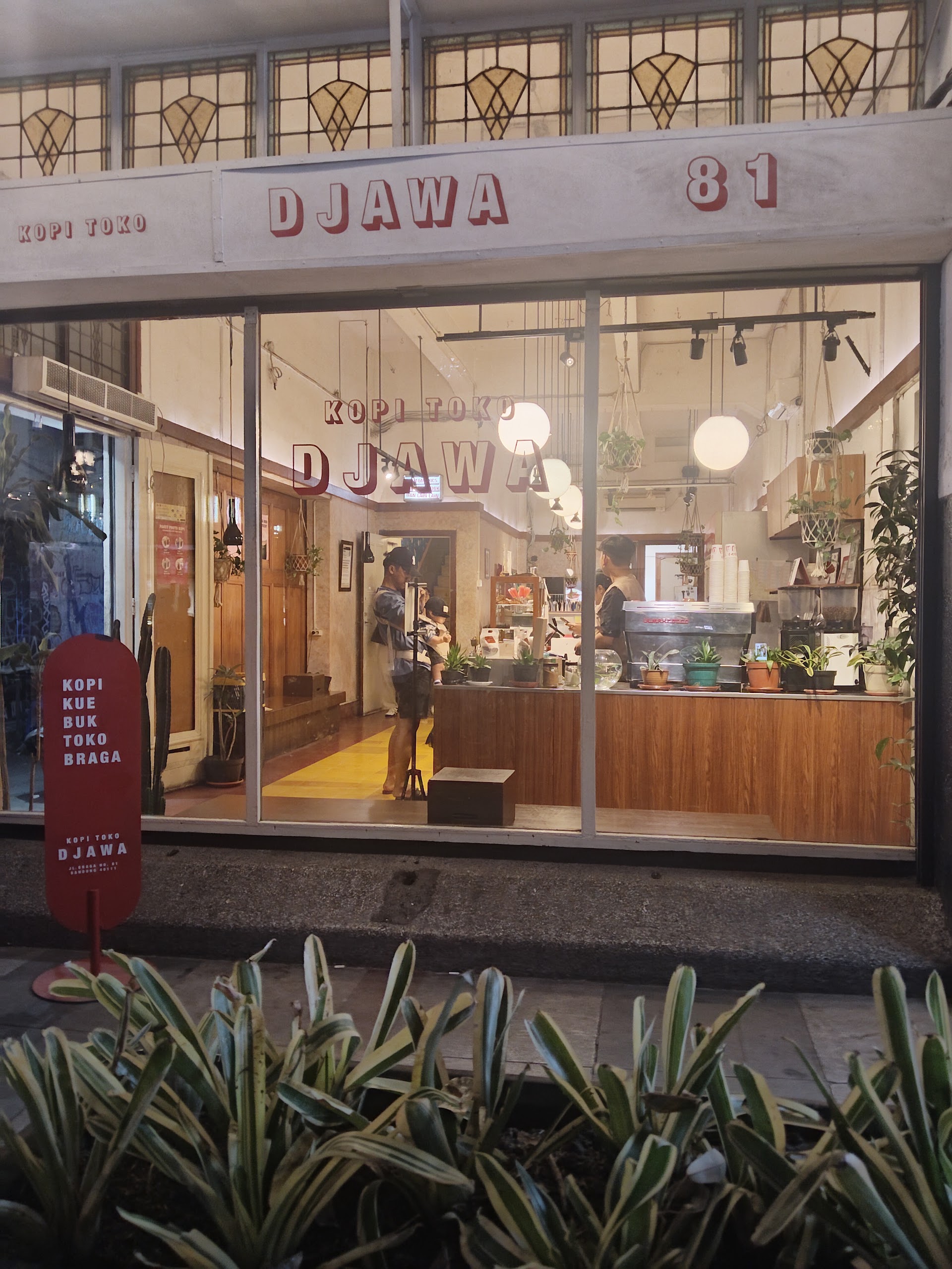 WARUNG JAJANAN, KOPI