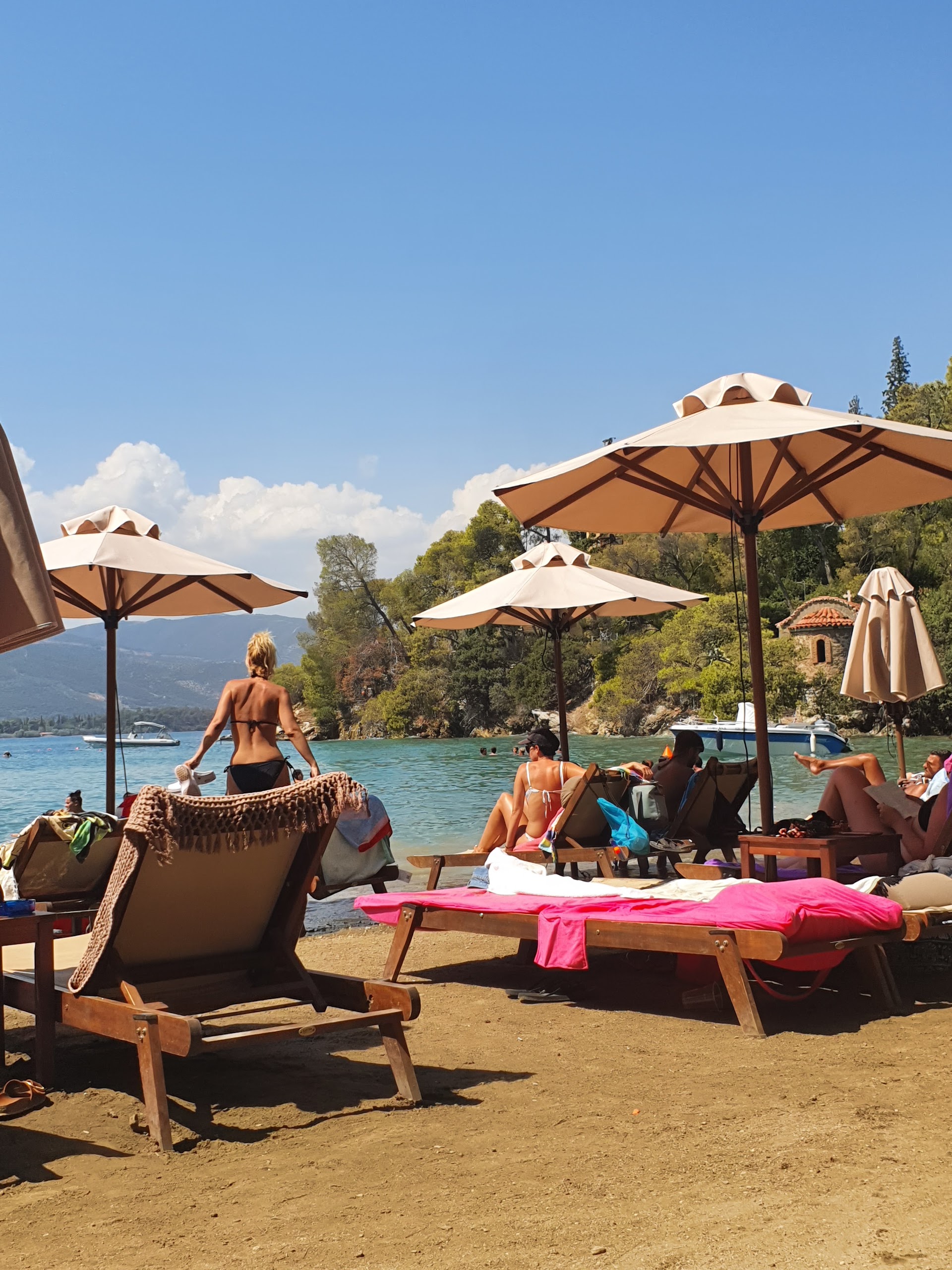 Love Bay Beach Bar