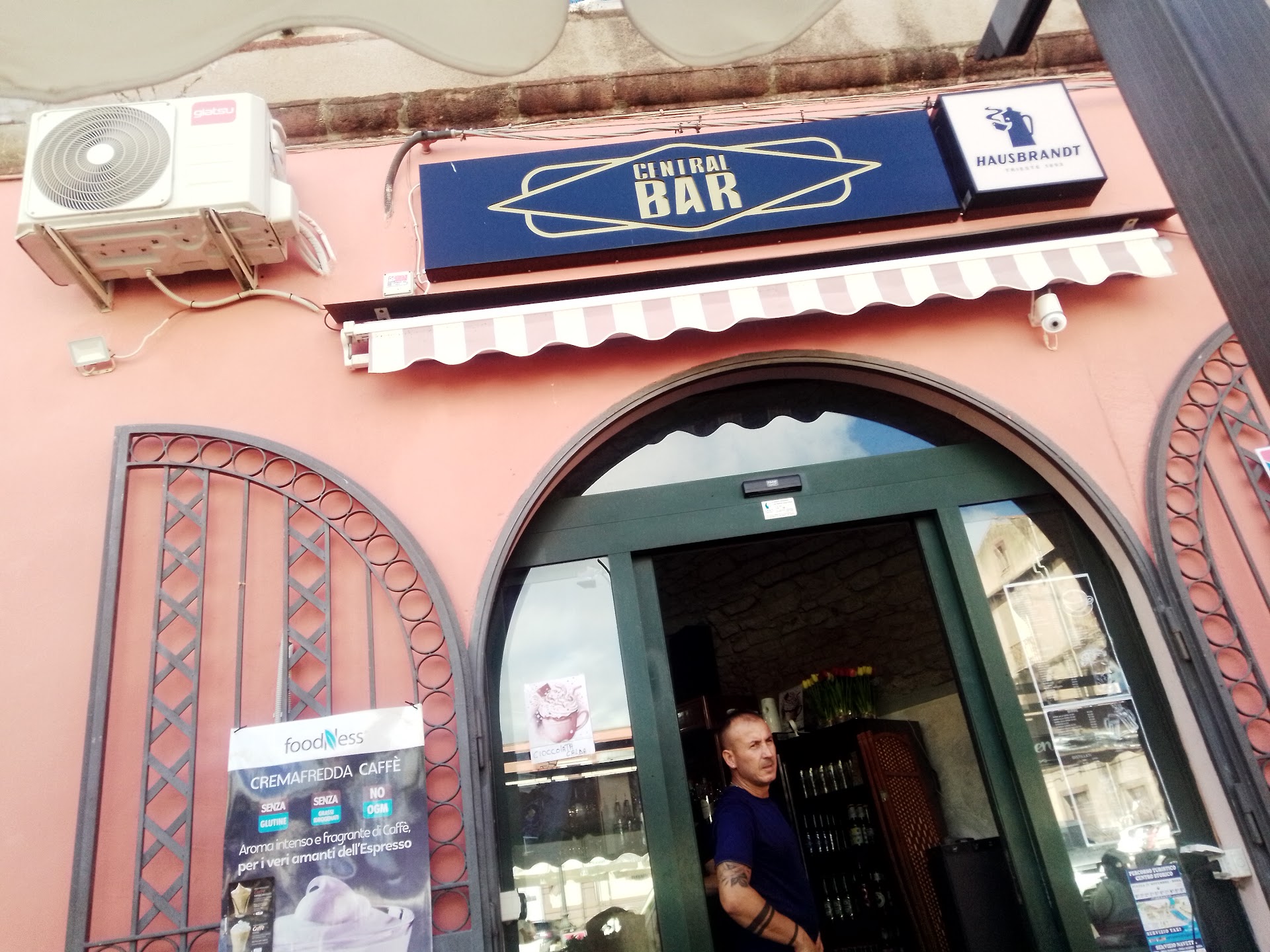 New Gold Bar Cafè