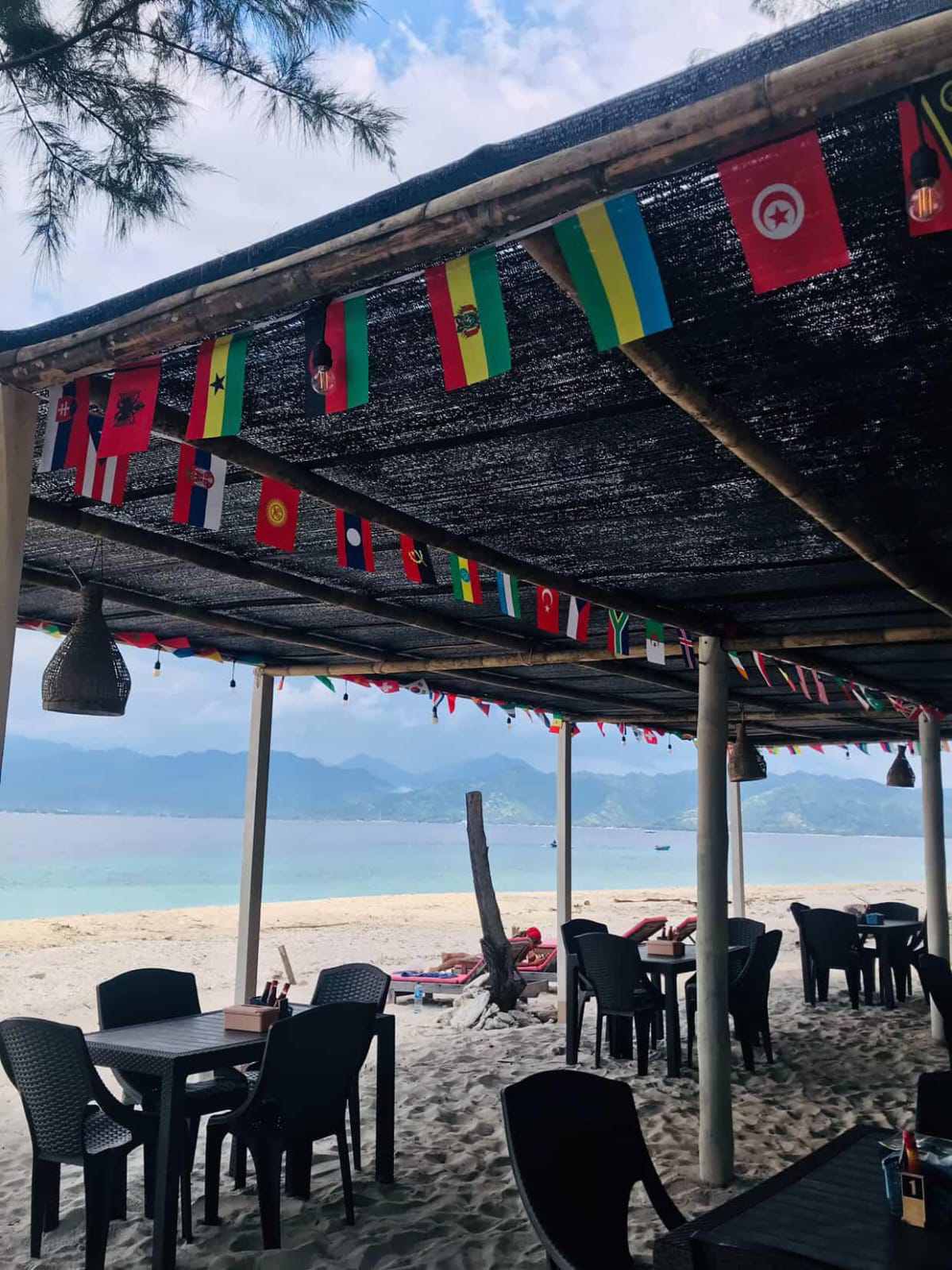 SANCTUARY CAFE Gili Meno