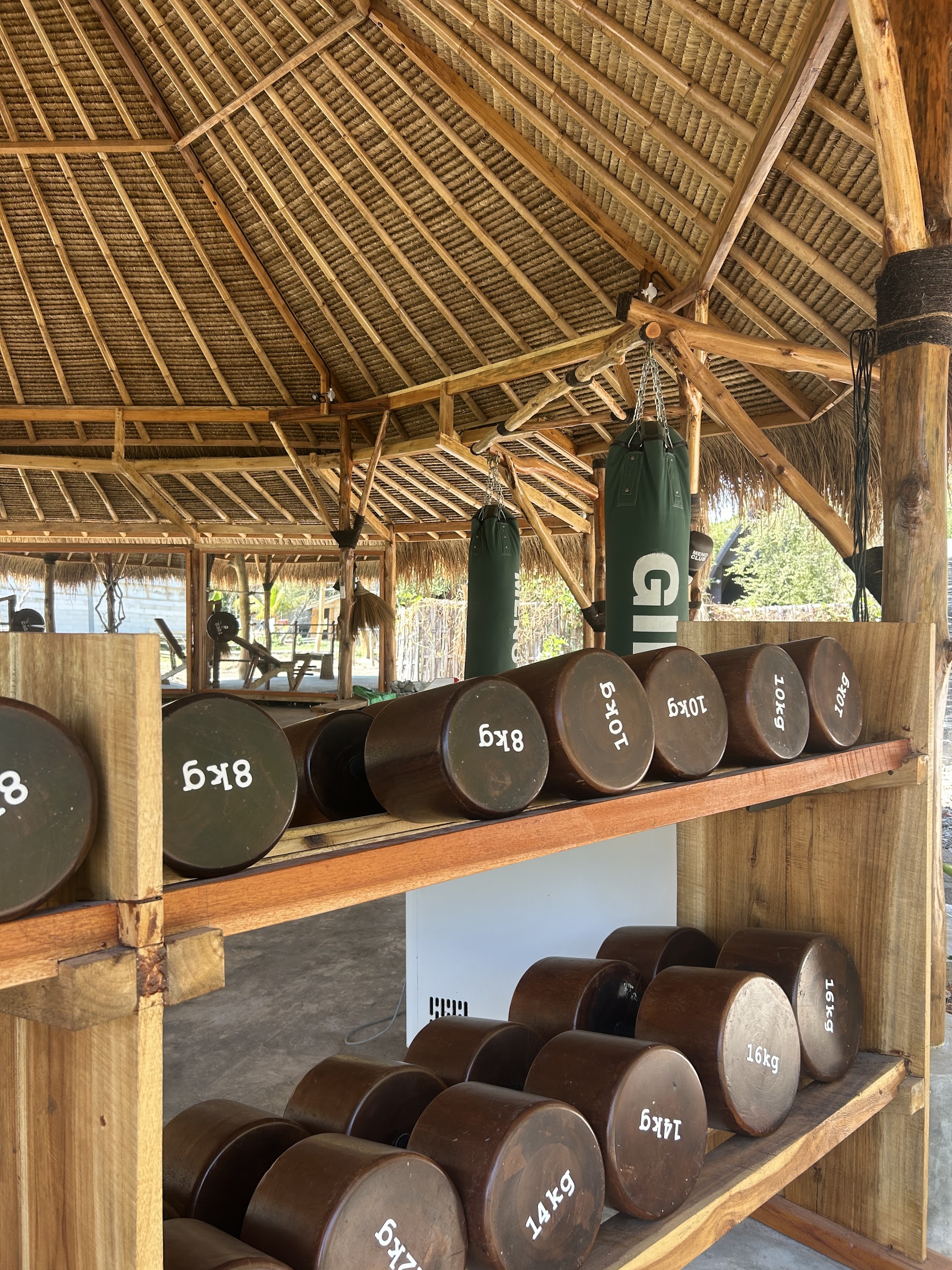 Nightclubs in gili meno