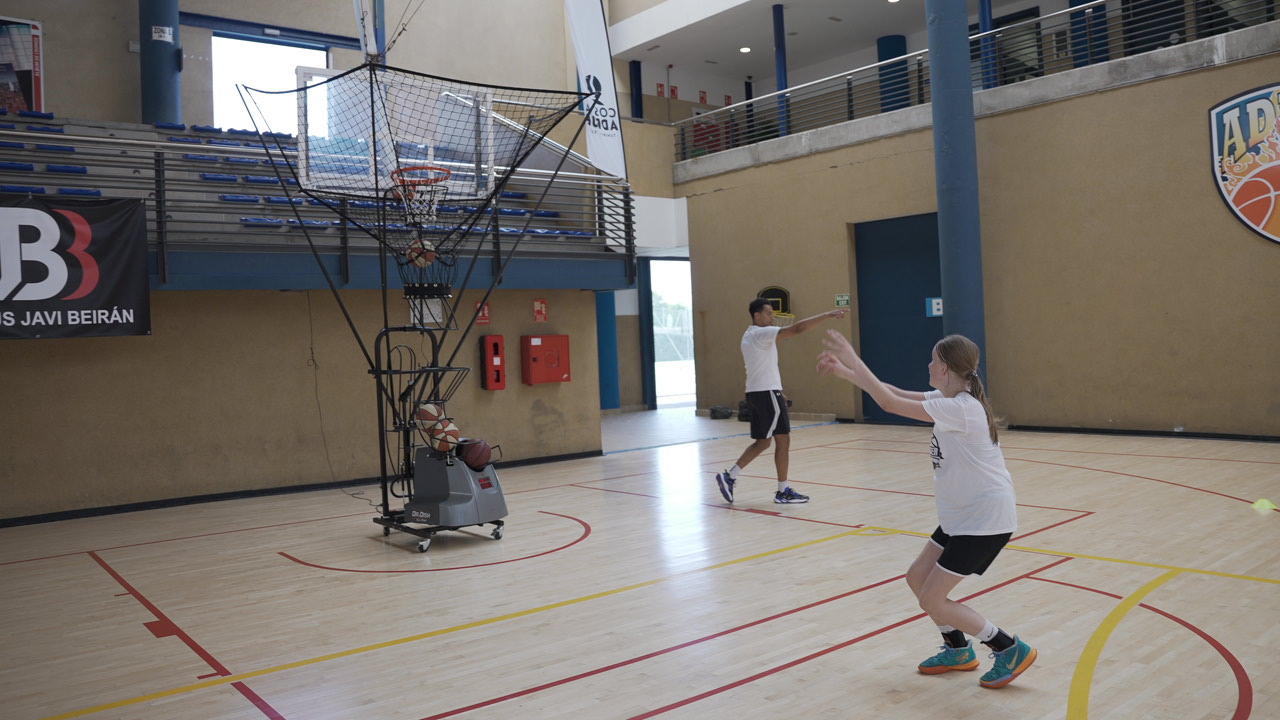 CROSSER BASKETBALL ACADEMY