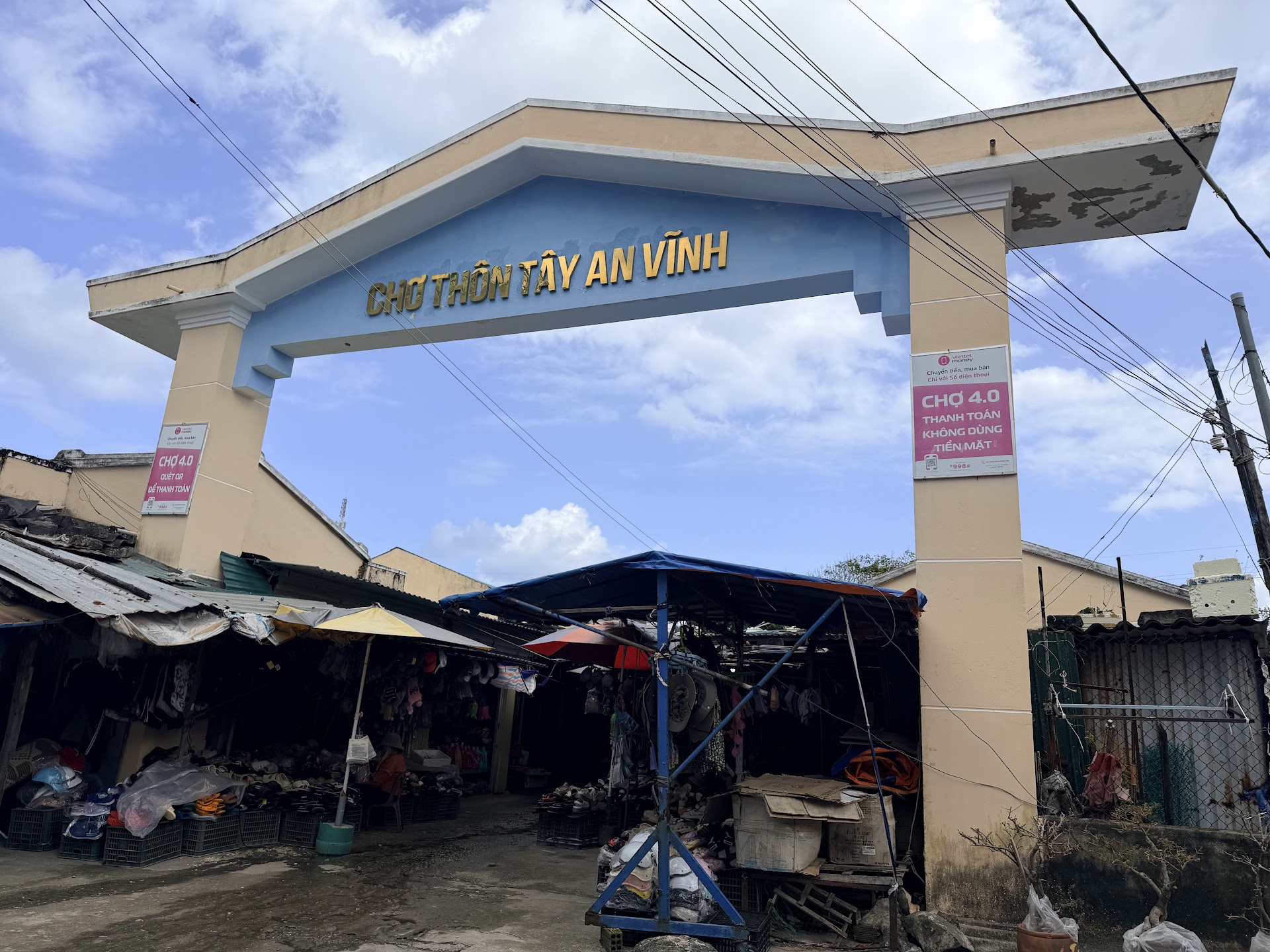 Supermarkets & Groceries in Mu Cuong