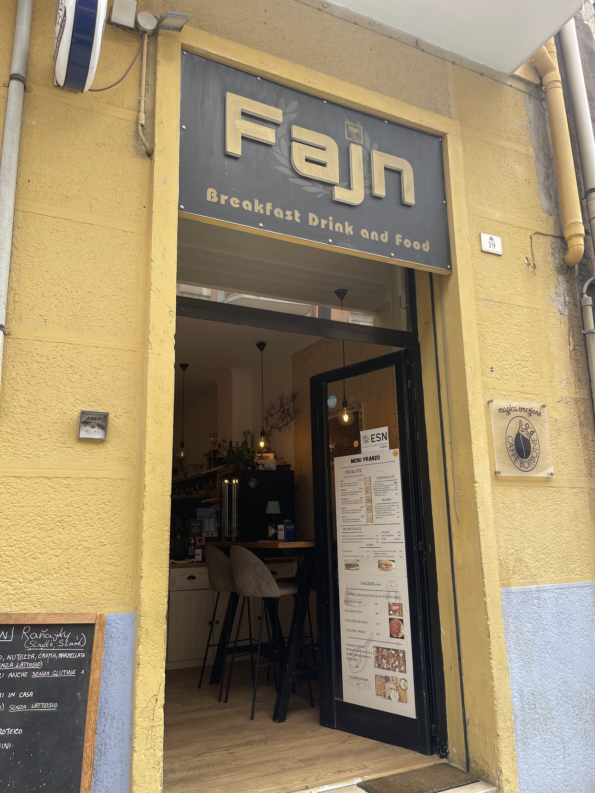 Fajn Bar