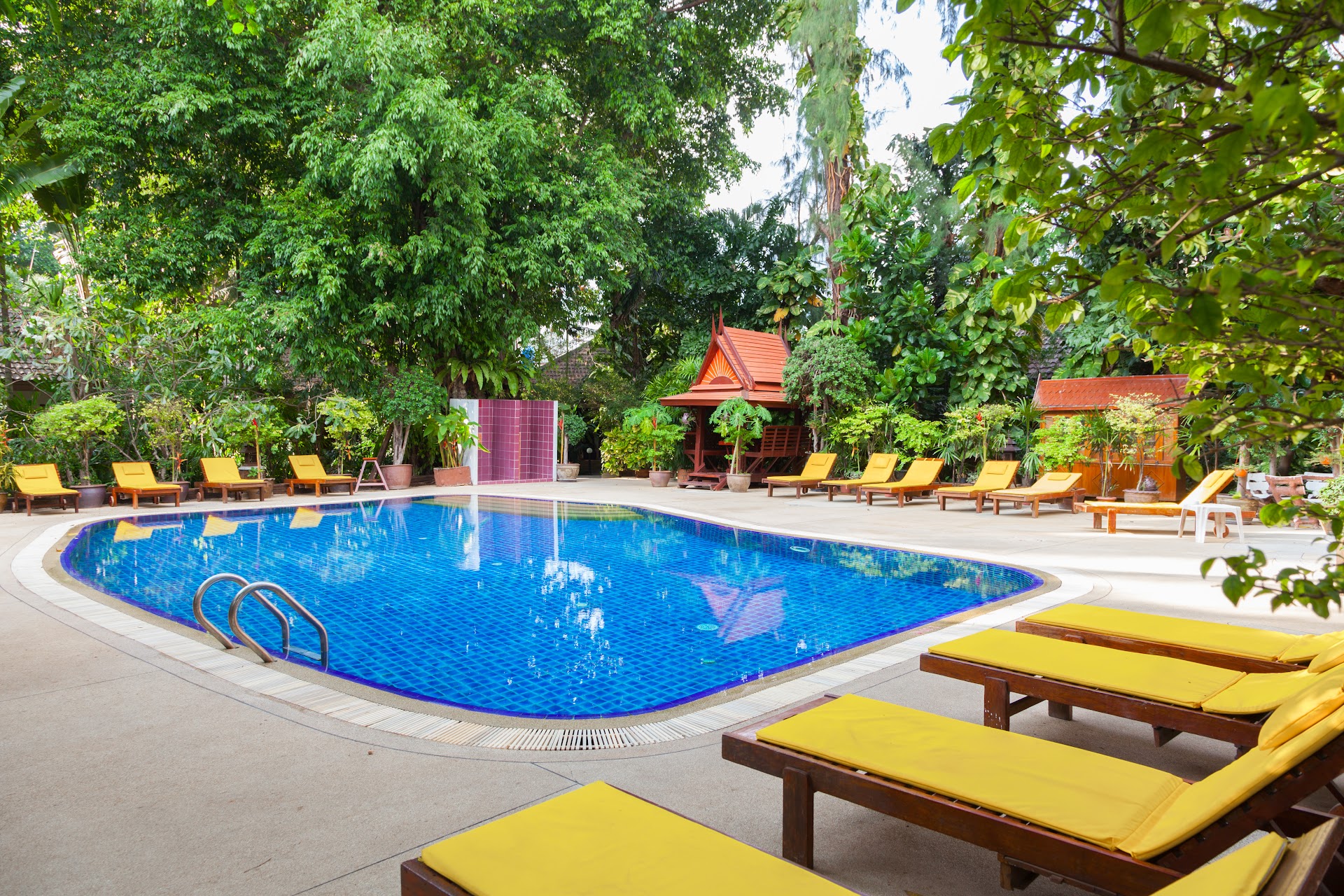 Tropica Bungalow Resort & Restaurant