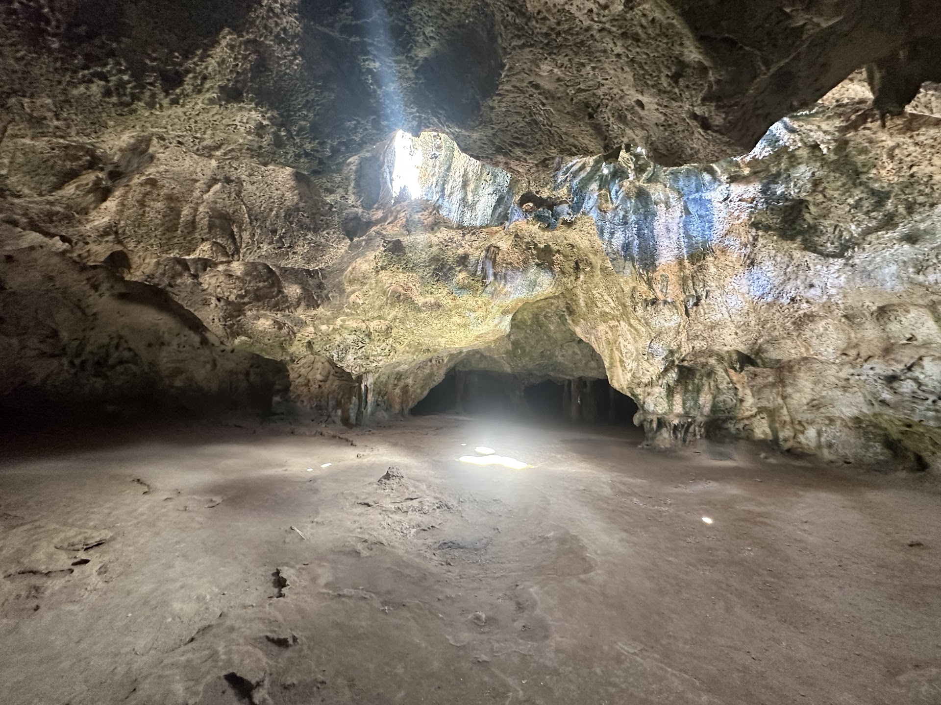 Quadirikiri Cave