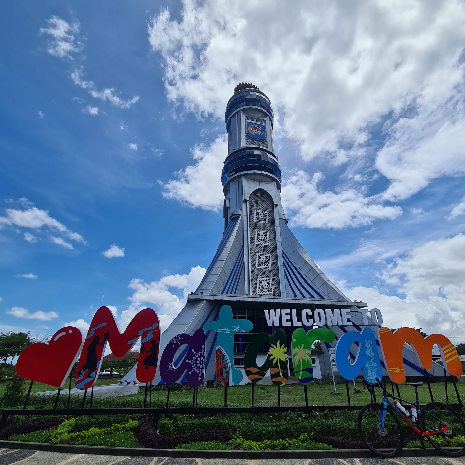 Monumen Tugu Mataram Metro