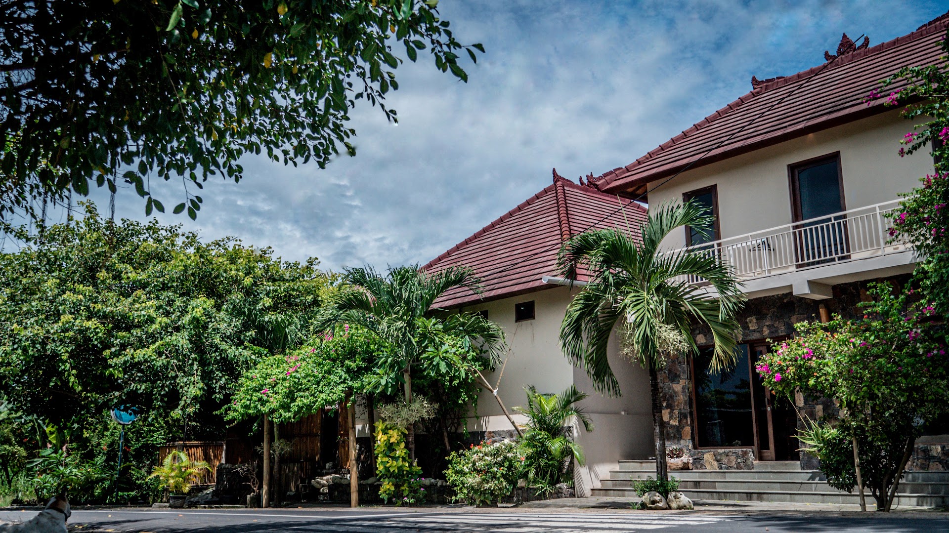 Ekas Surf Resort