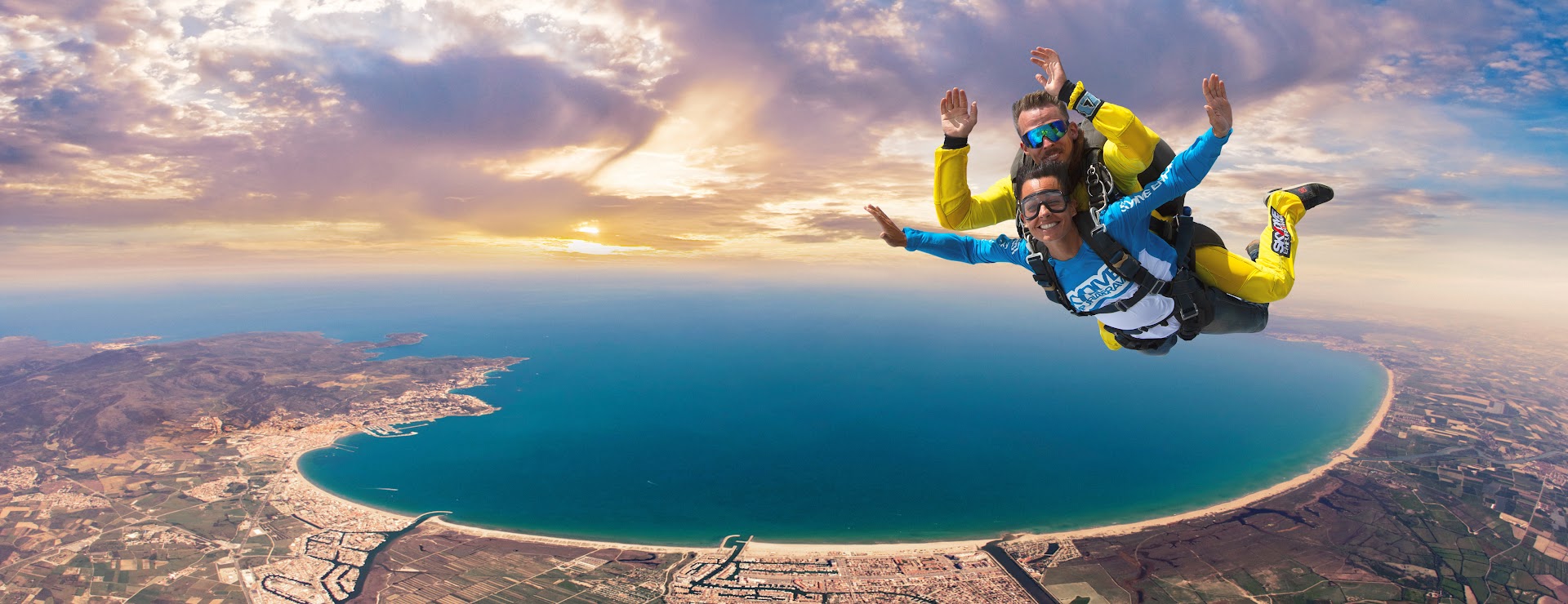 Skydive Empuriabrava - La Tierra del Cielo