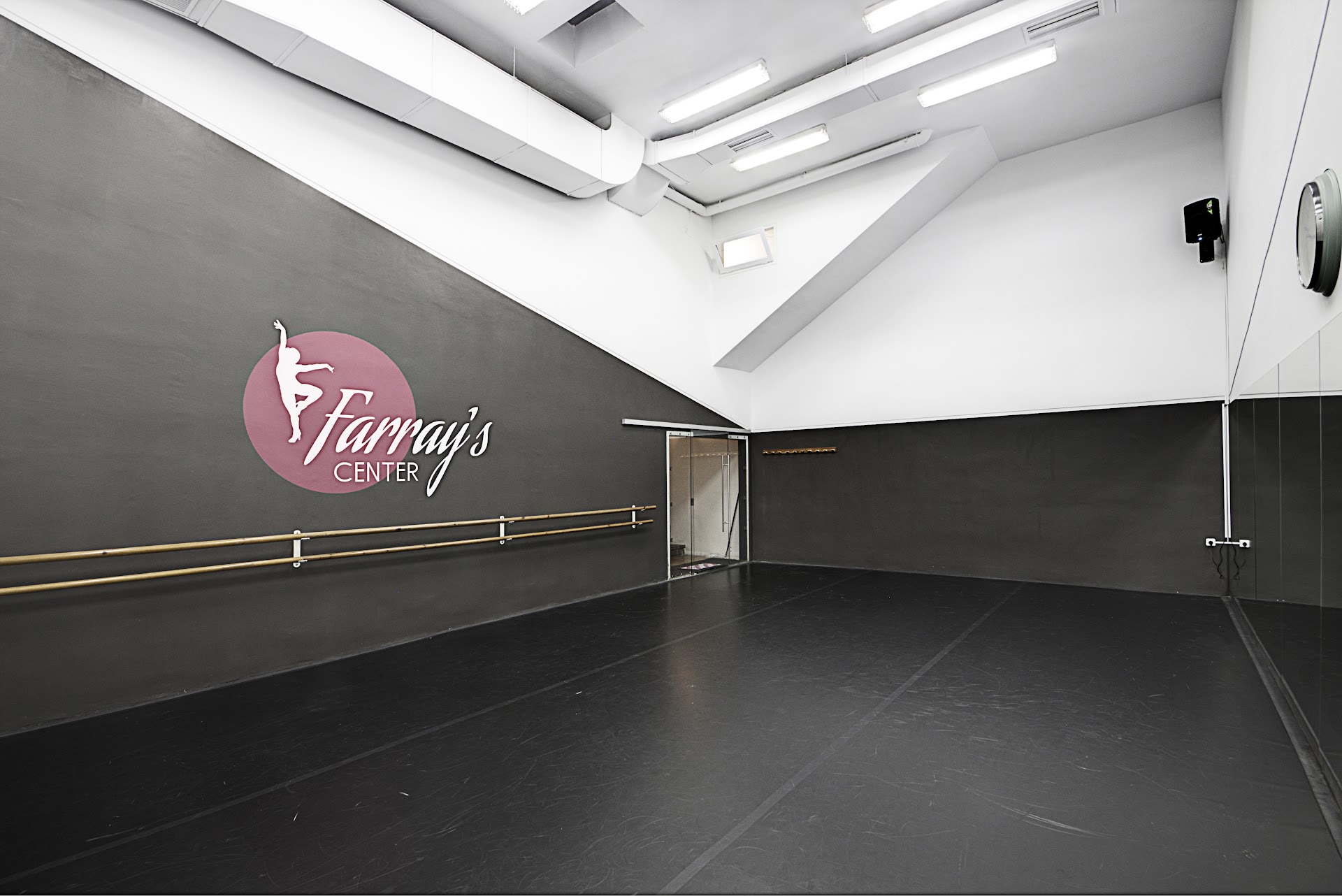 Farray's International Dance Center ⭐ Escuela de Baile en Barcelona