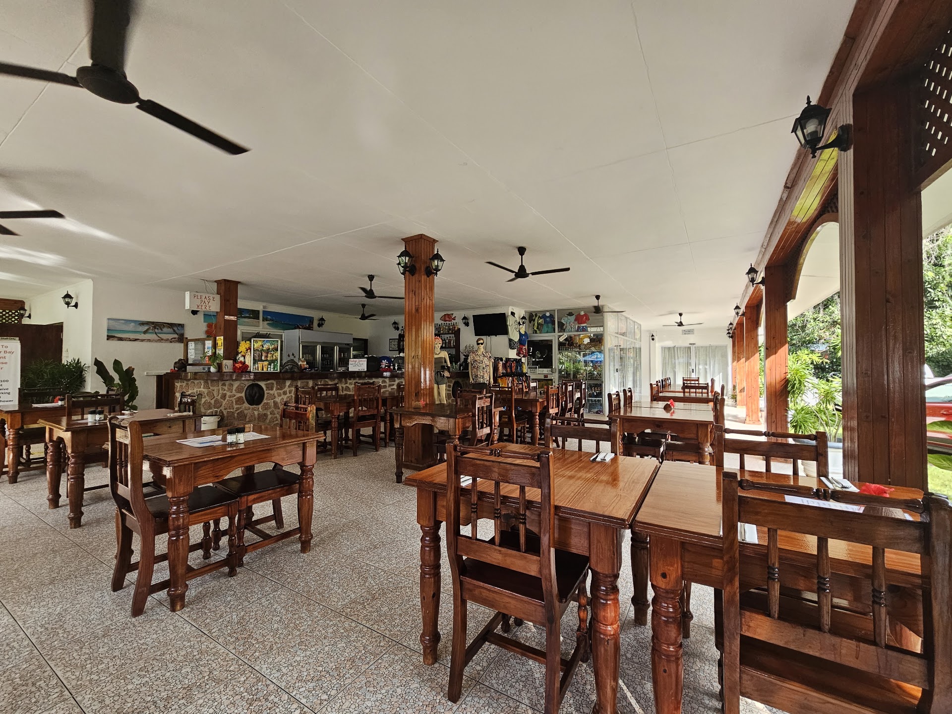 Le Chevalier Bar Restaurant Anse Lazio