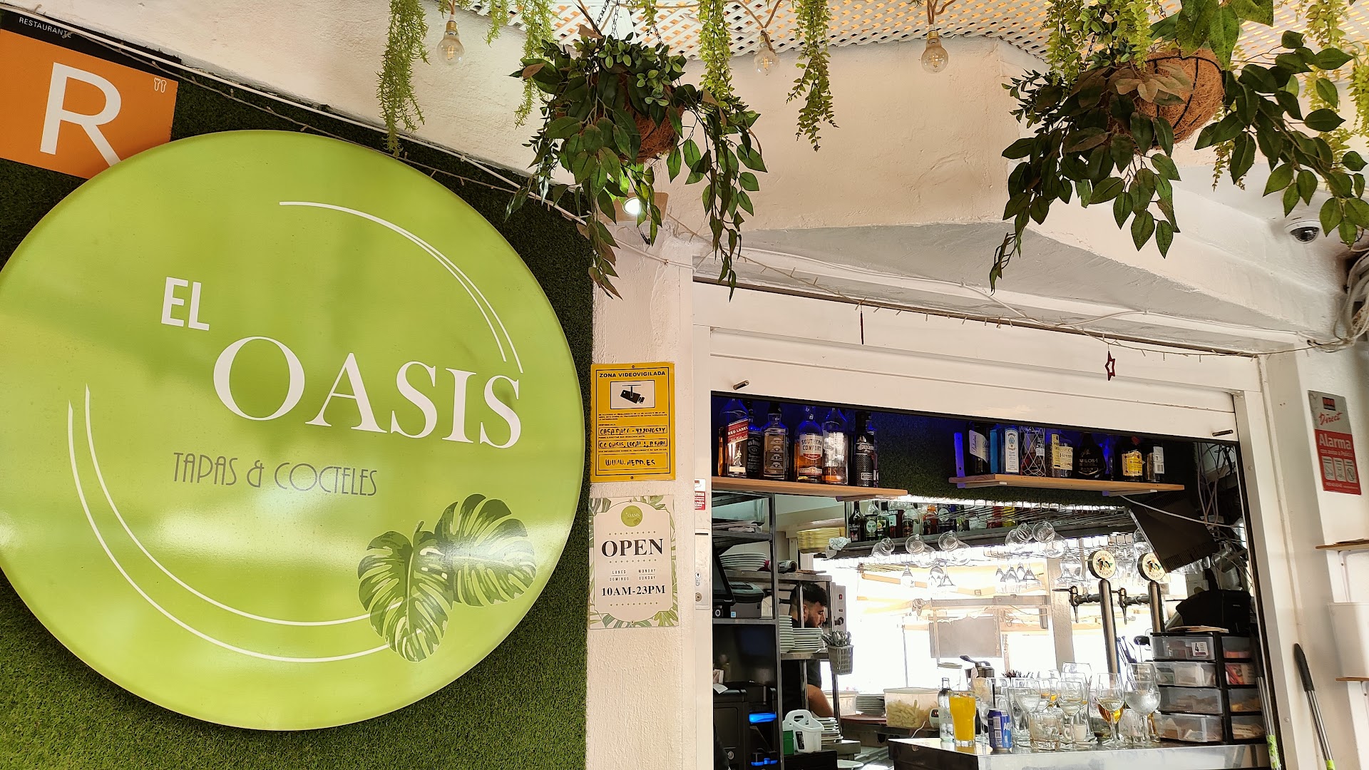 El Oasis Tapas & Cócteles