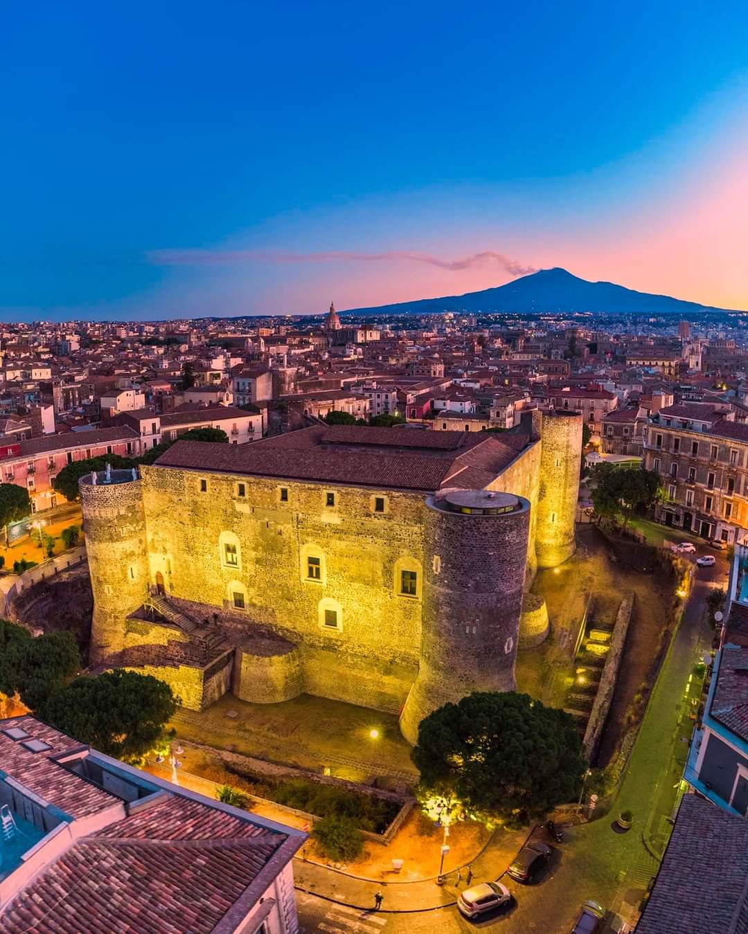 The House of Friendship Hostel - La Casa dell'Amicizia - Castello Ursino