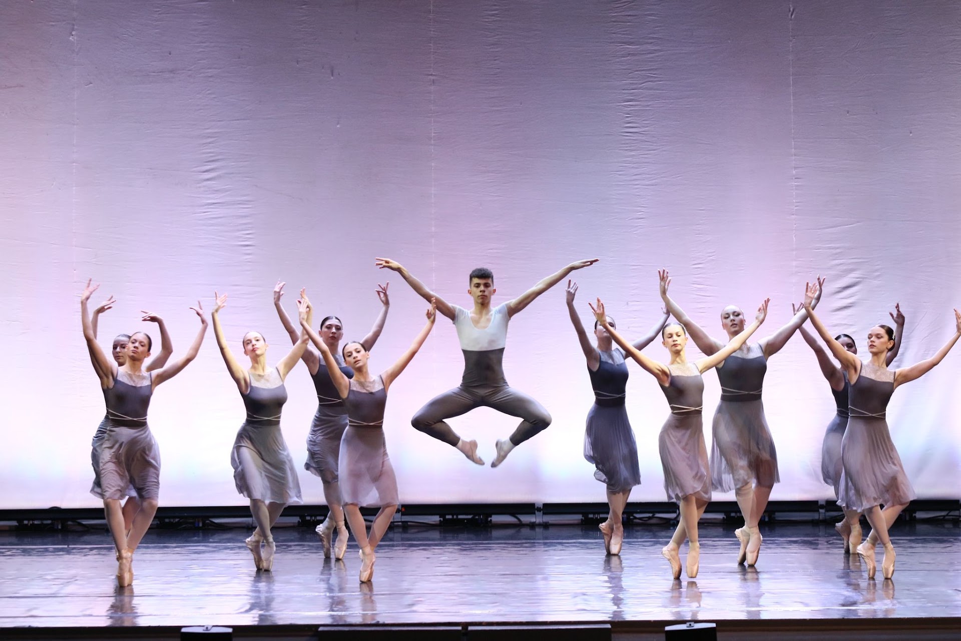 A. S. D. Les Danseurs