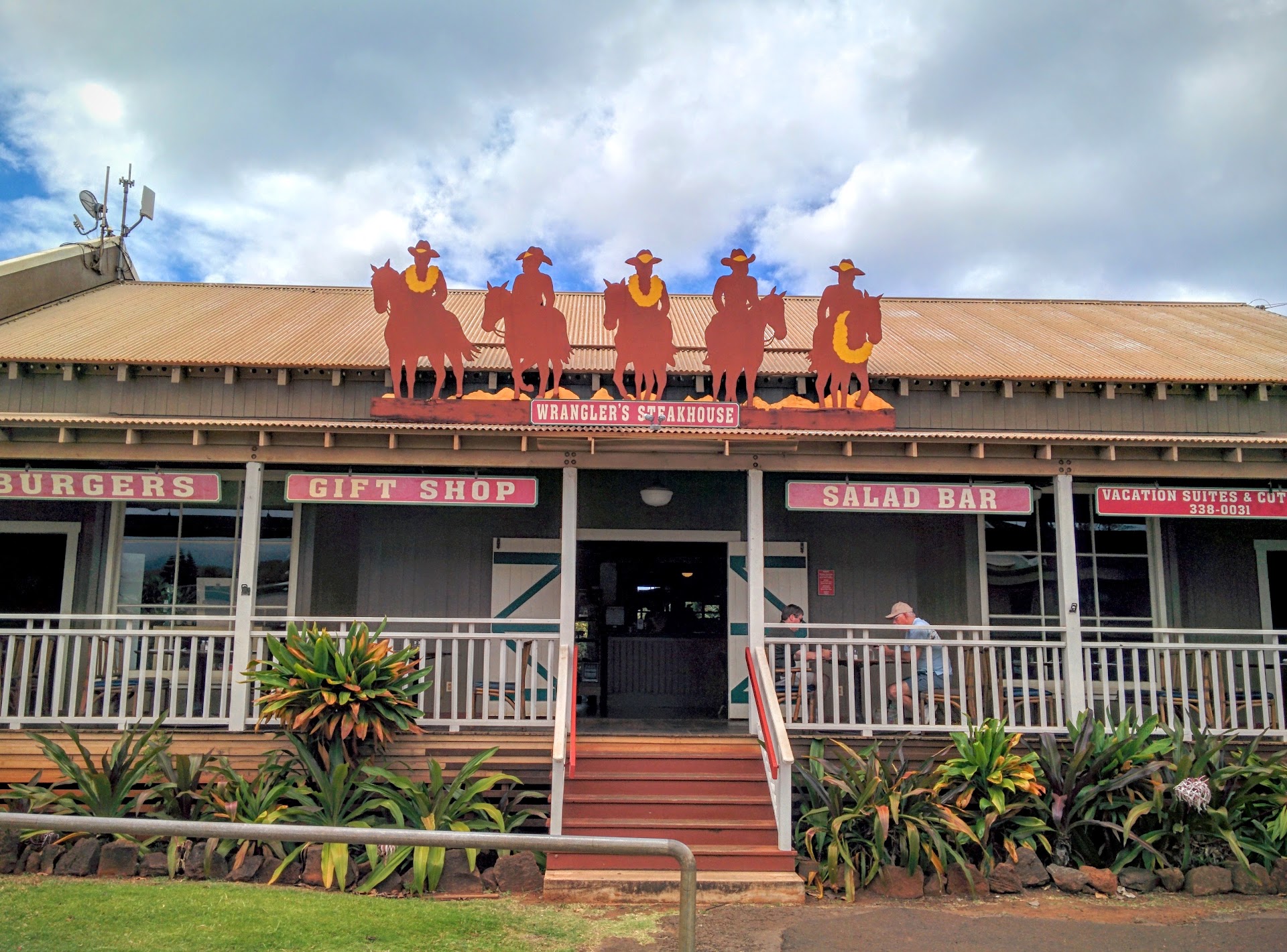 Wrangler's Steakhouse & Saddle Room Bar