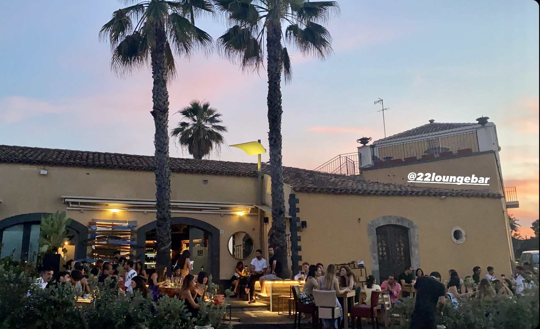 22 lounge bar Gin Bar