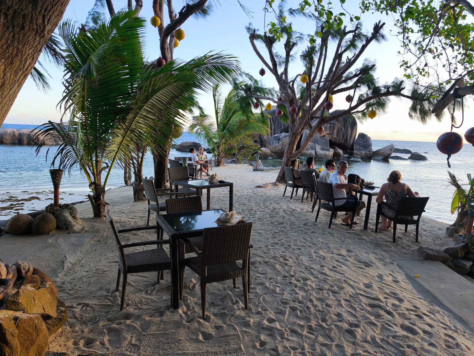Les Rochers Restaurant