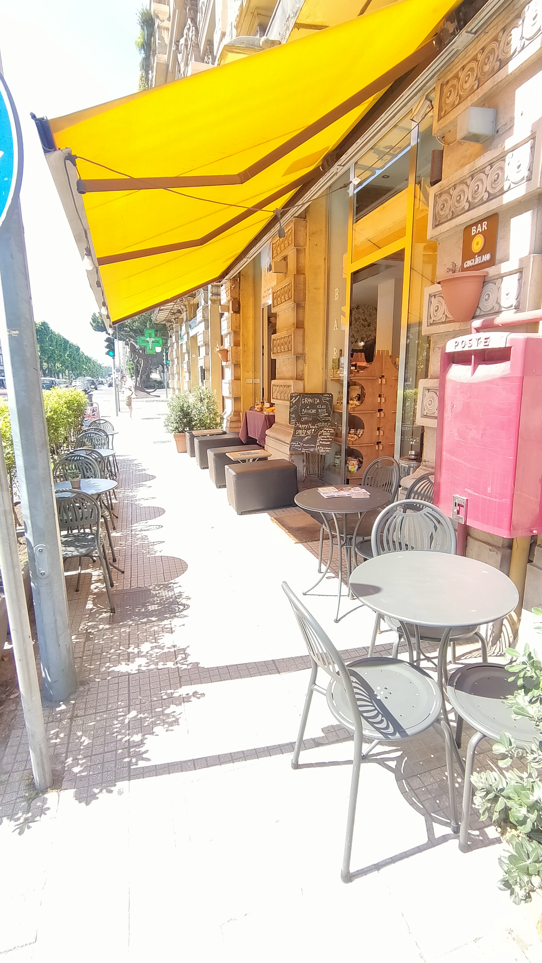 Garibaldi Lounge