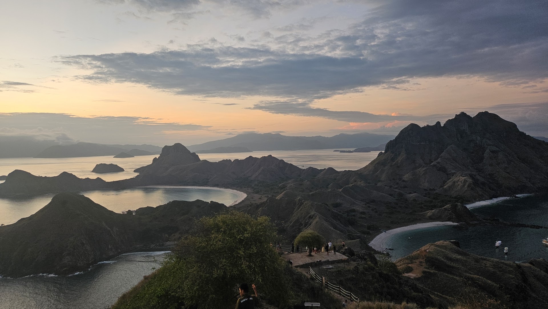 Golden Island Cruises Komodo Island Tour