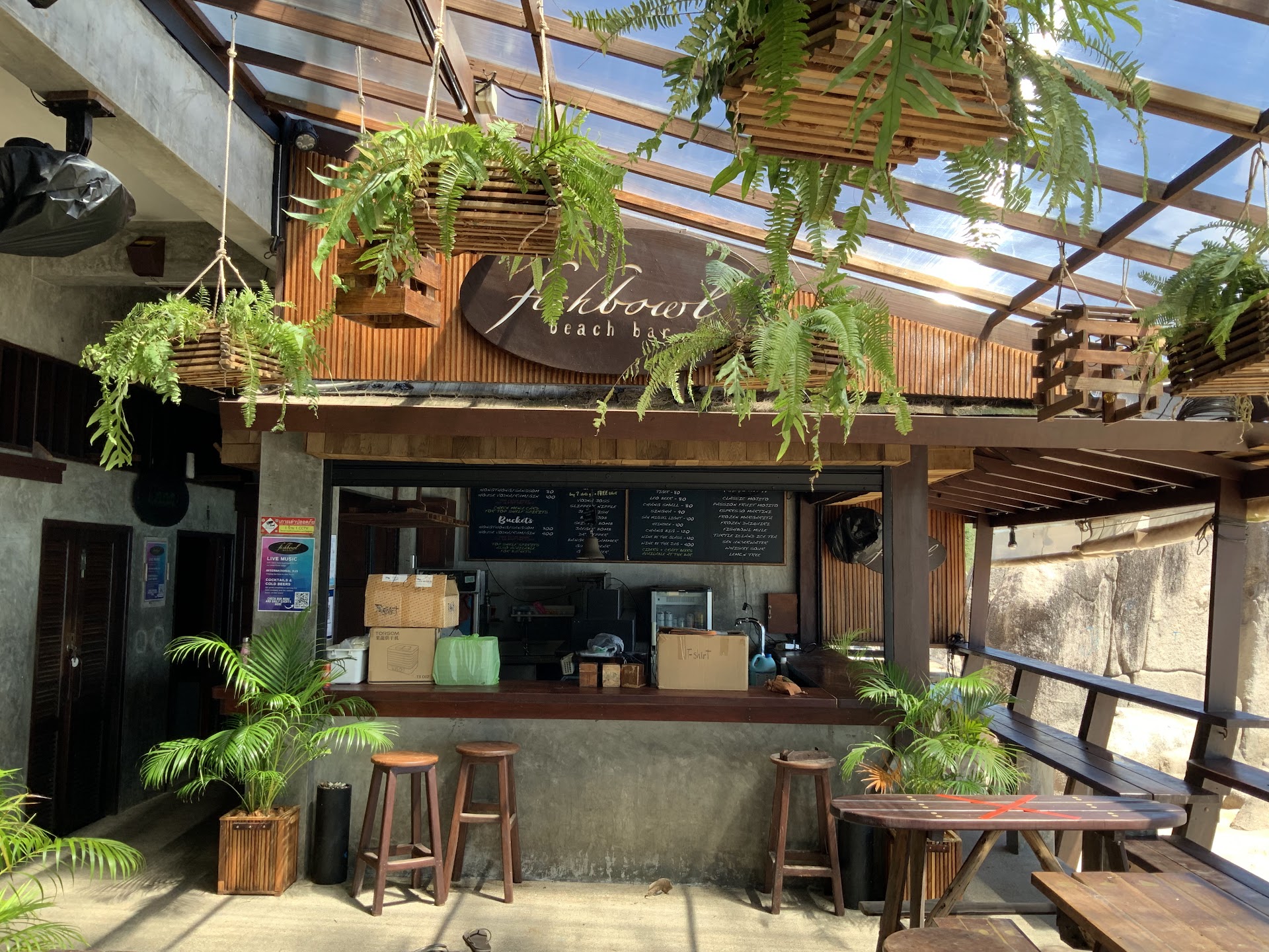 Nightclubs in Sairee Beach