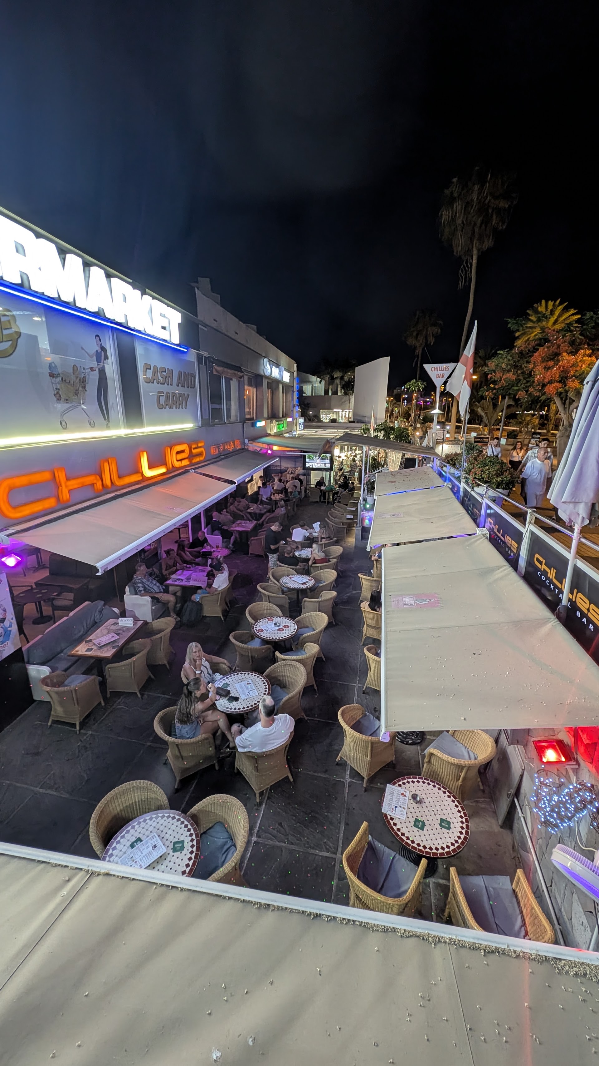 Chillies Bar