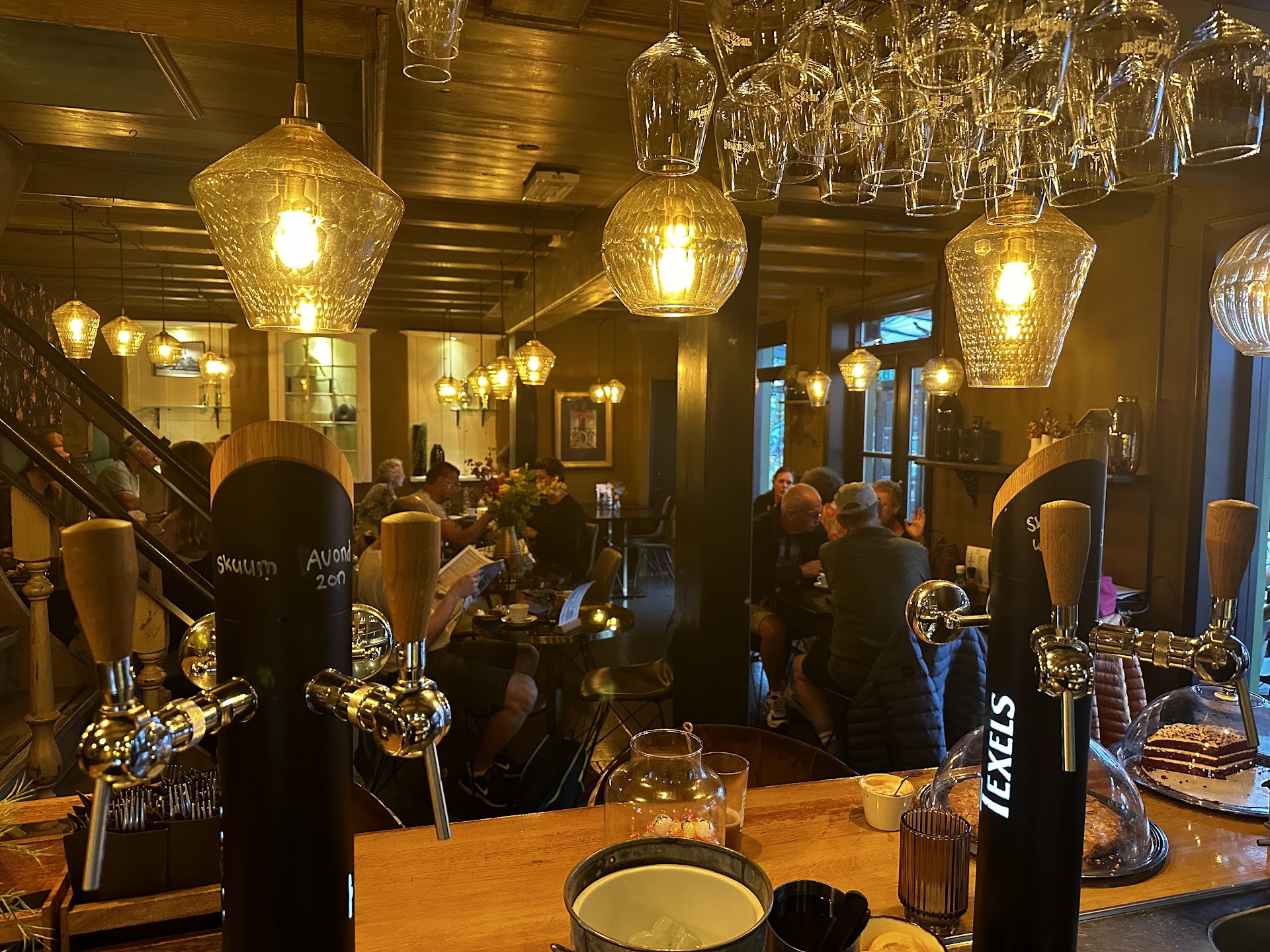 Nightclubs in Den Hoorn