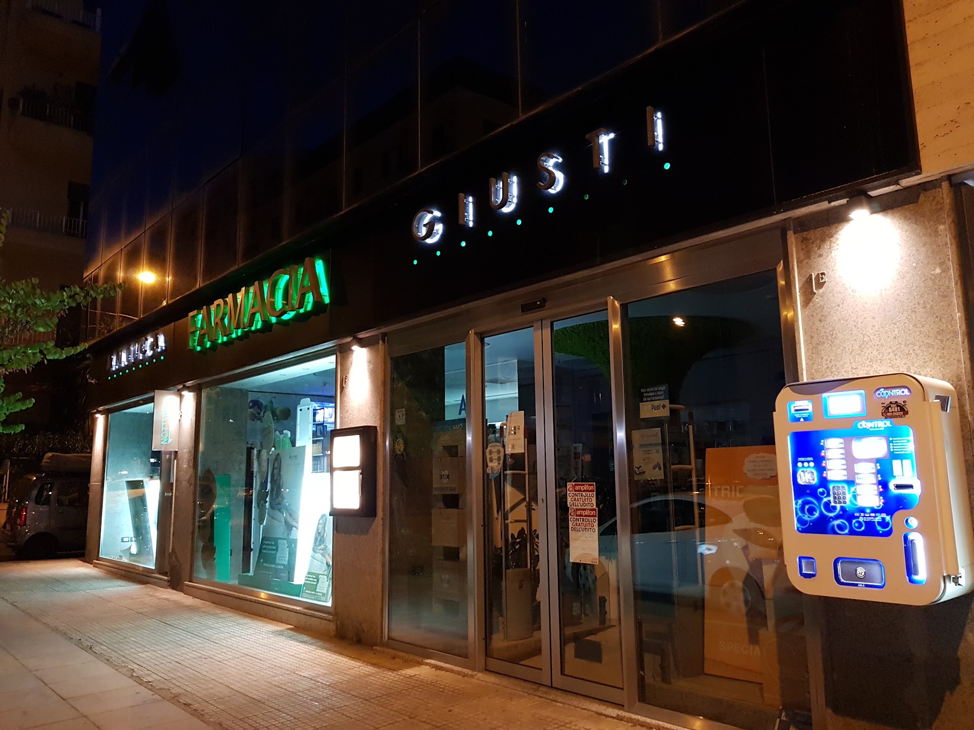 Antica Farmacia Giusti ( Notturna )