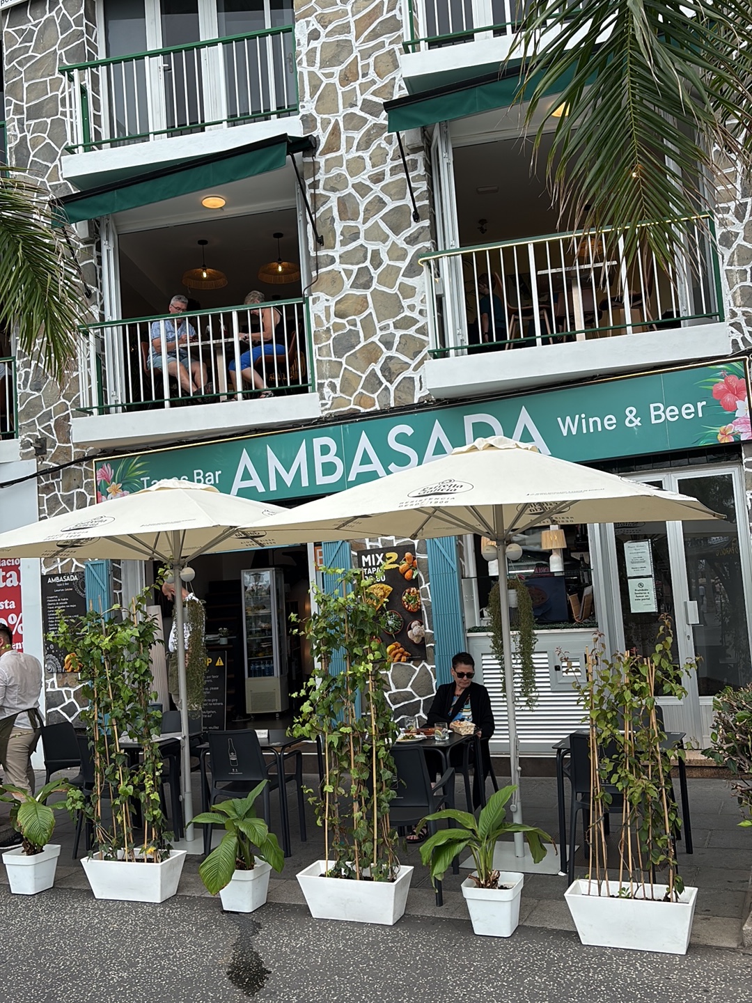 Ambasada