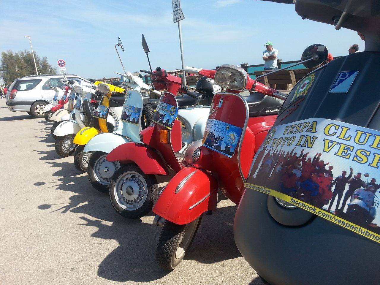 Vespa Club Noto In Vespa