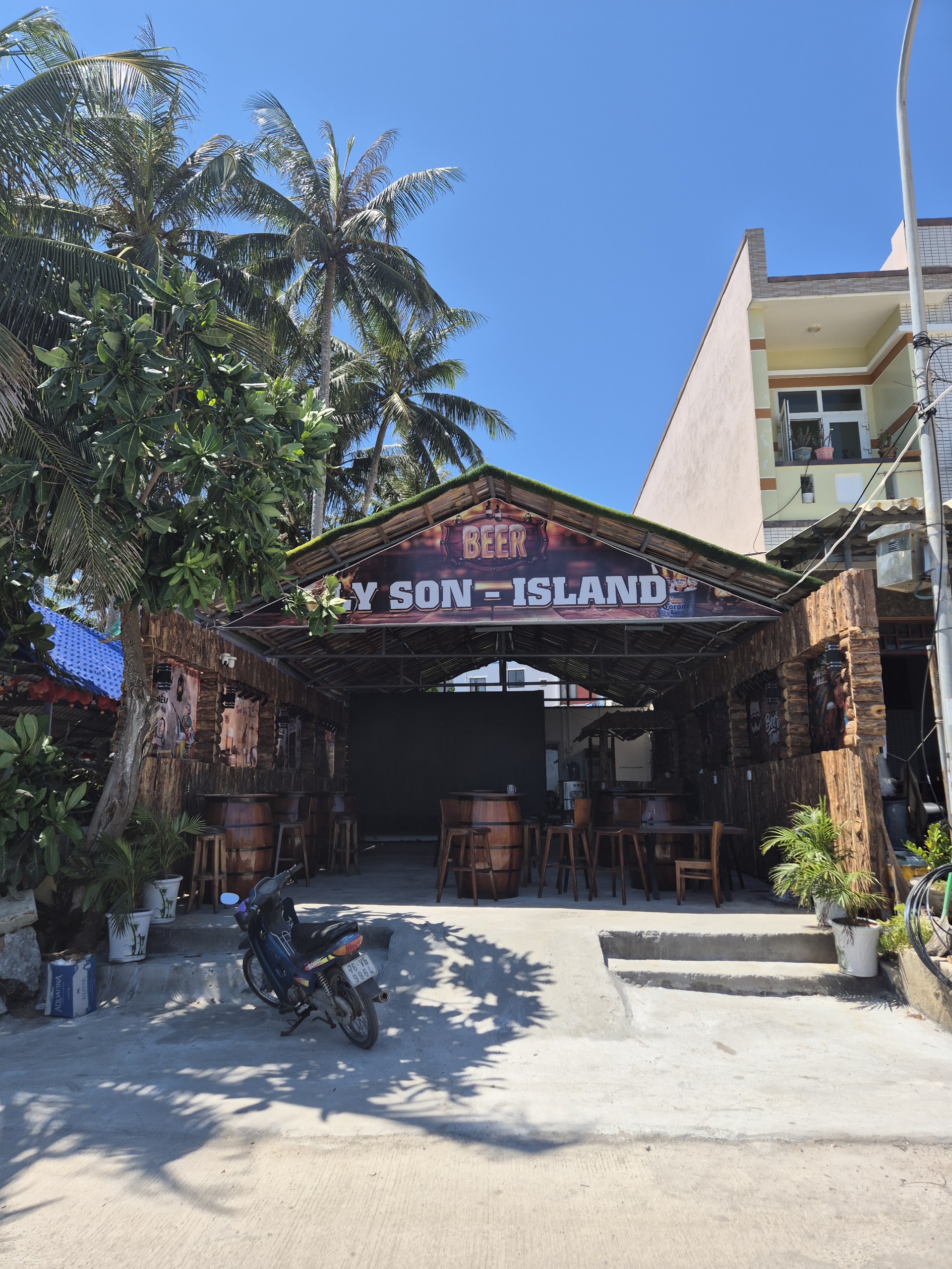 Nightclubs in Dong Island