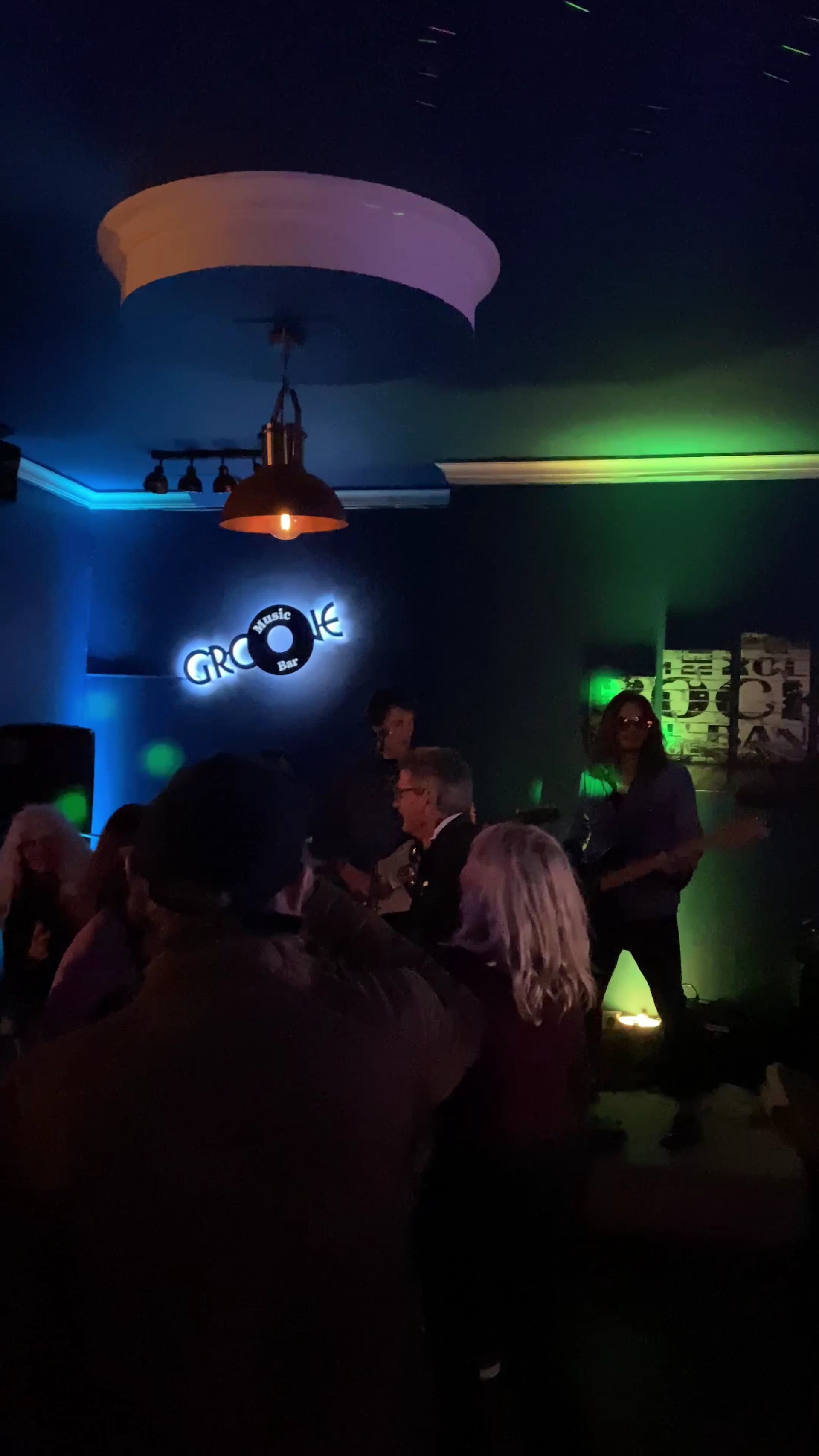 Groove Bar