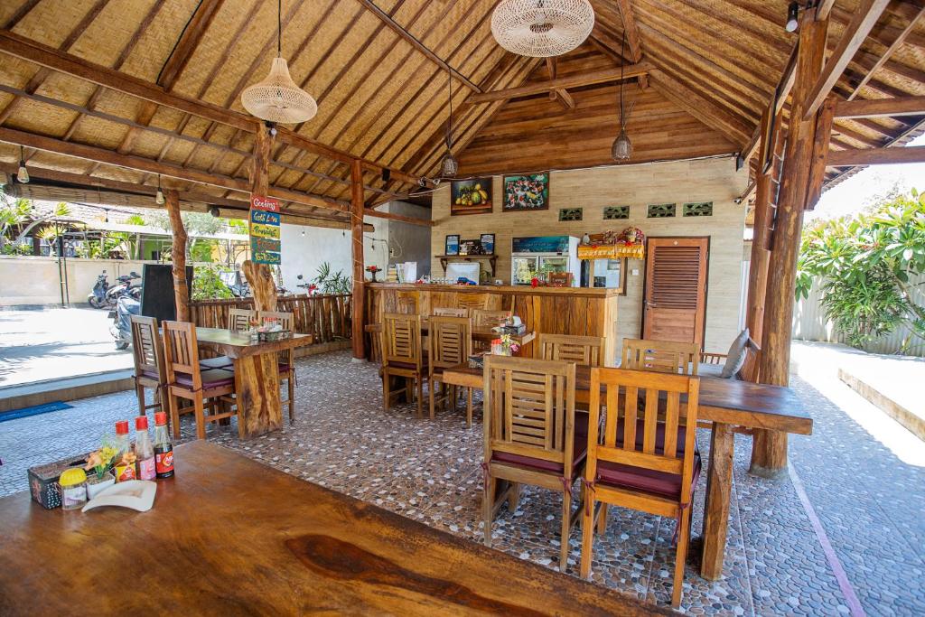 Restaurants & Dining in Dream Beach