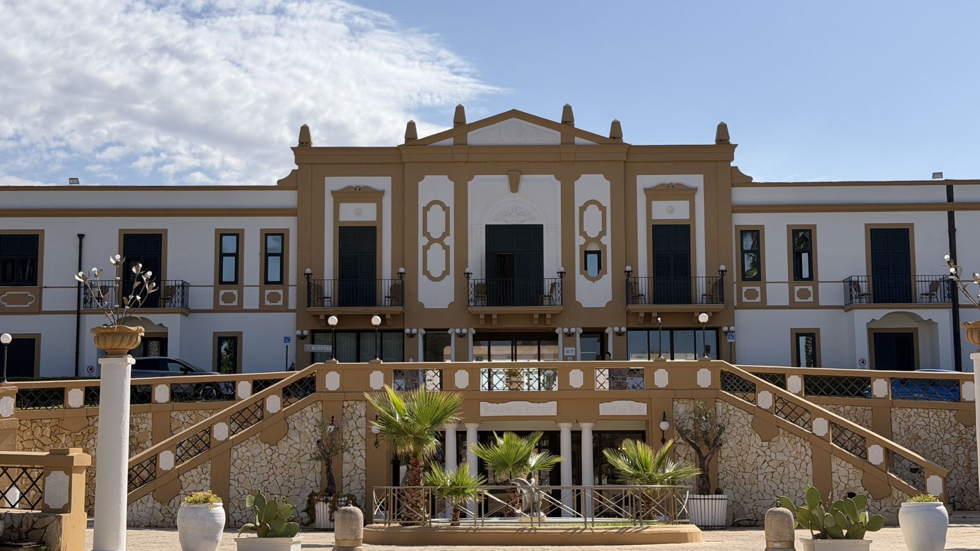 Delfino Beach Hotel