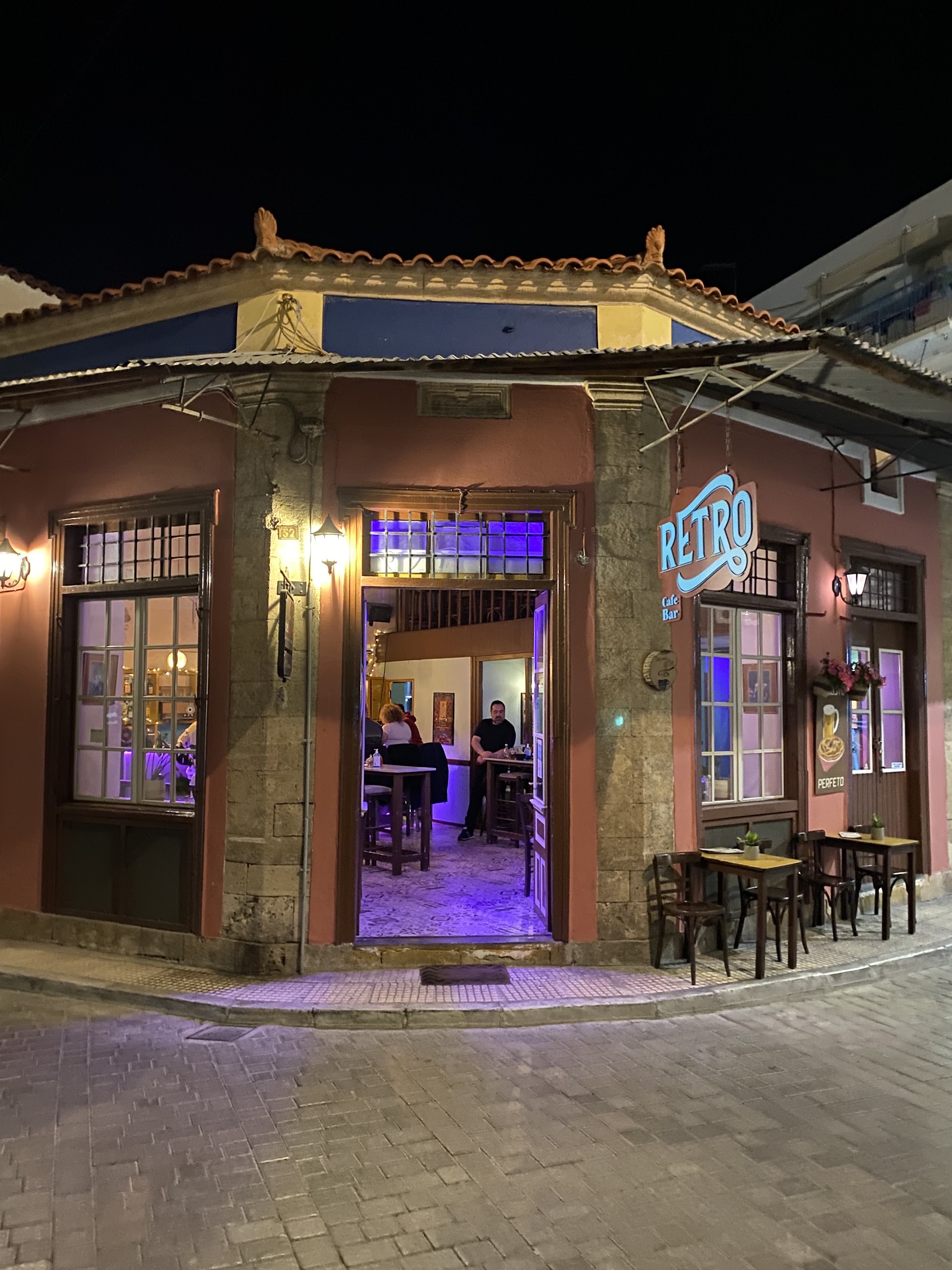 Black Rose music bar café - Αίγινα - κοκτέιλ, φαγητό, καφέ, ποτό, μουσική, Wine Bar, Whisky Bar