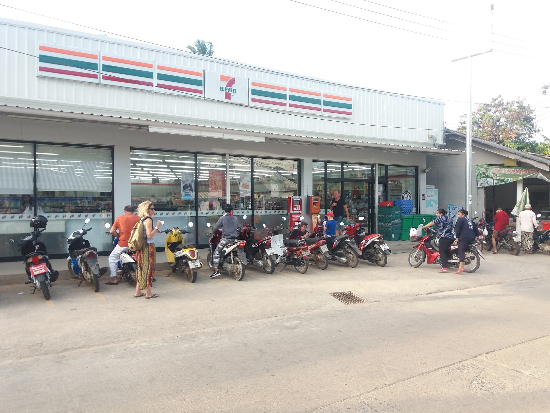 Supermarkets & Groceries in Koh Yao Noi