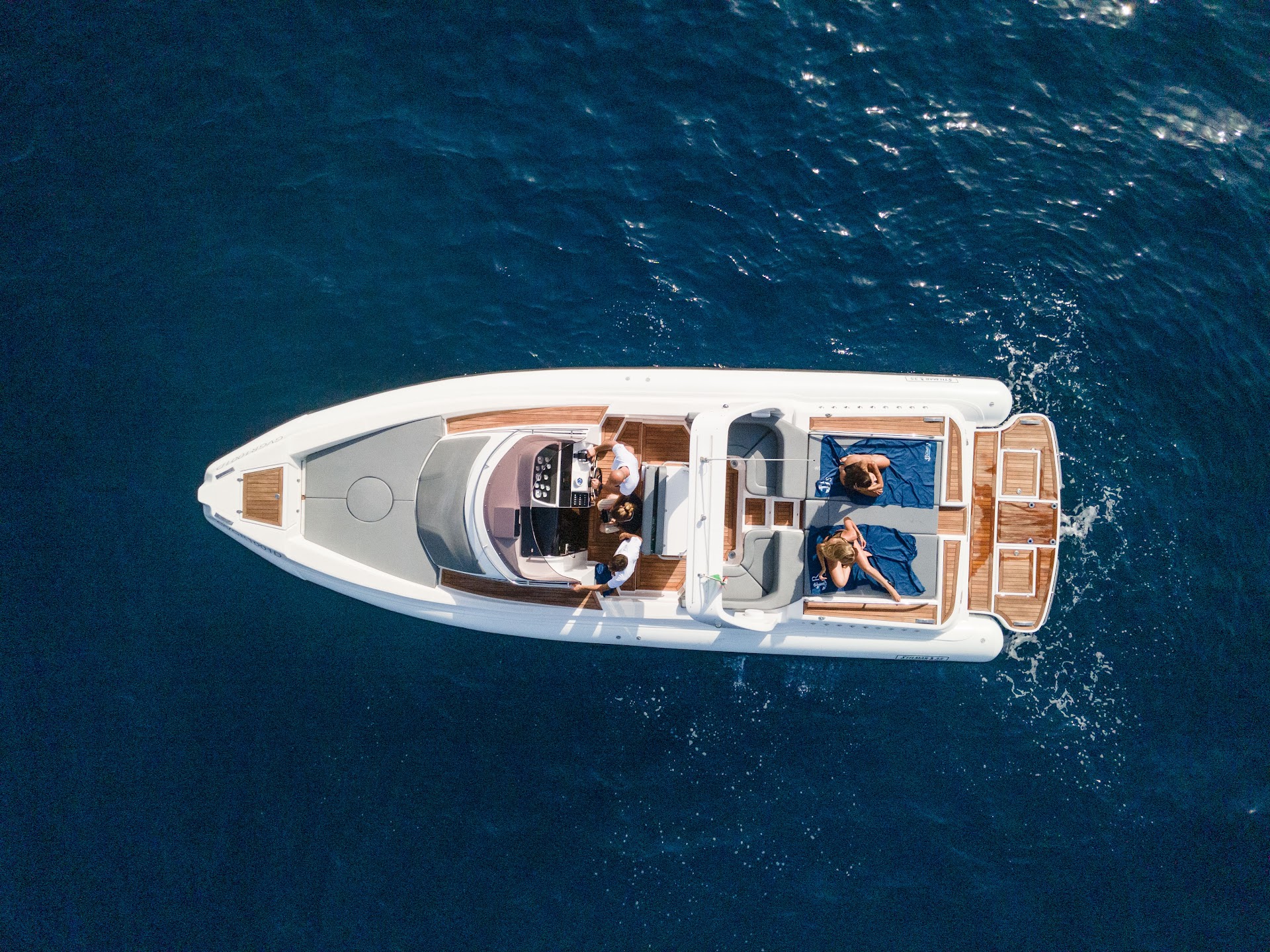 Romeo Yacht Charter